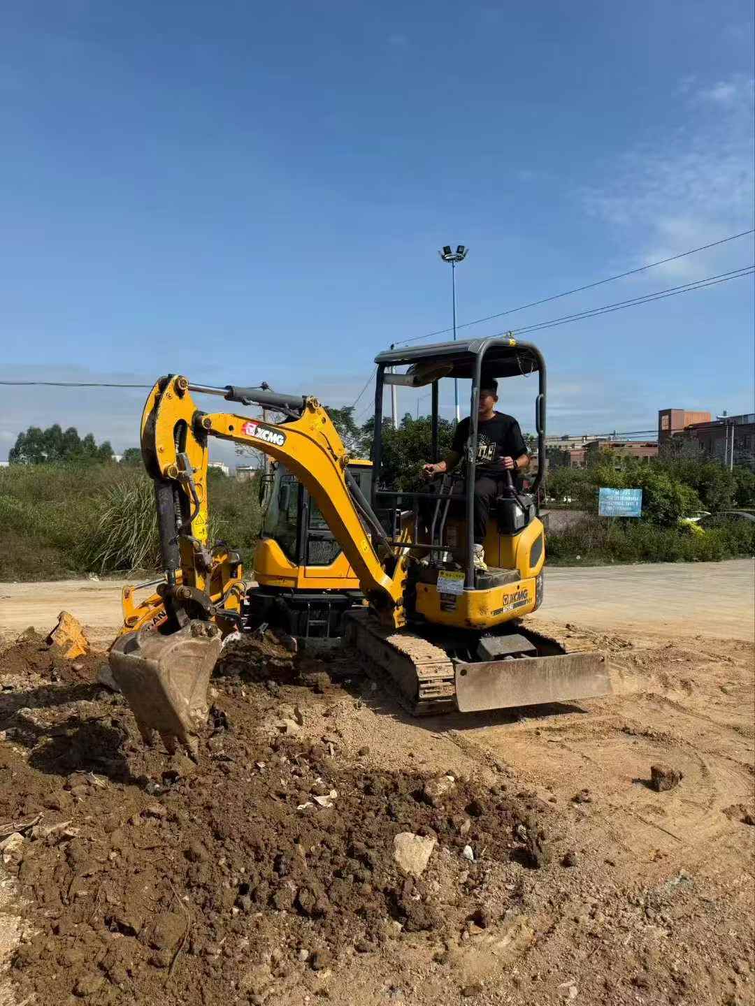 Used XCMG XE15 Excavator 2021 Model / 4