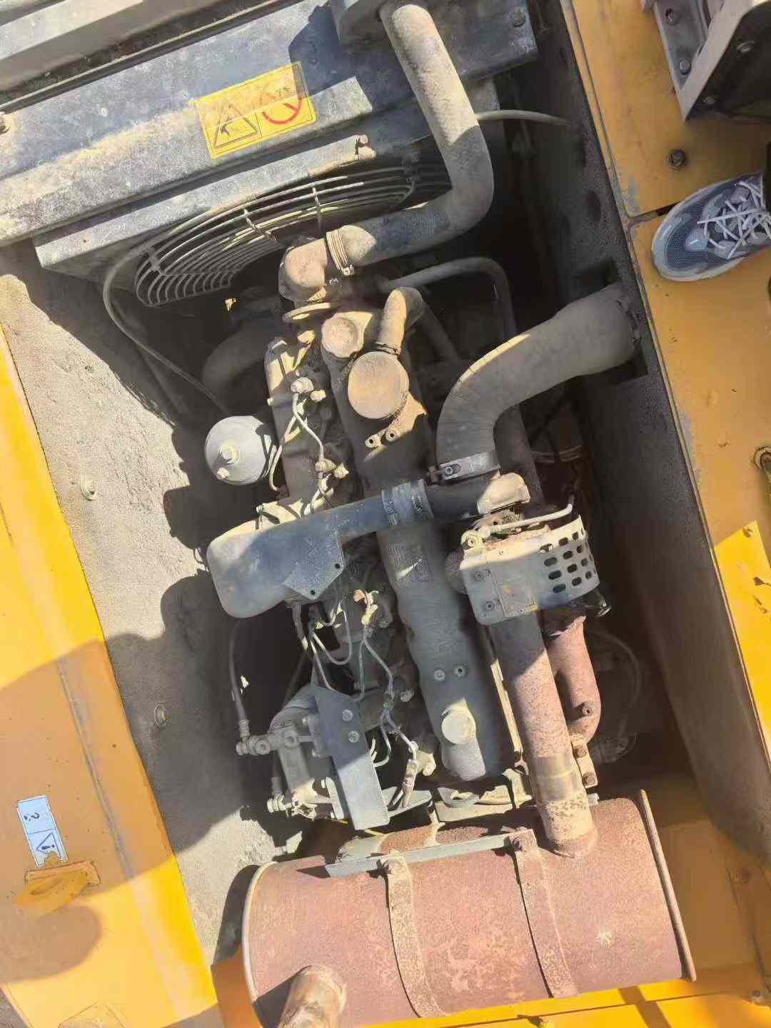 Used Hyundai R215VSN Excavator 2015 Model / 3