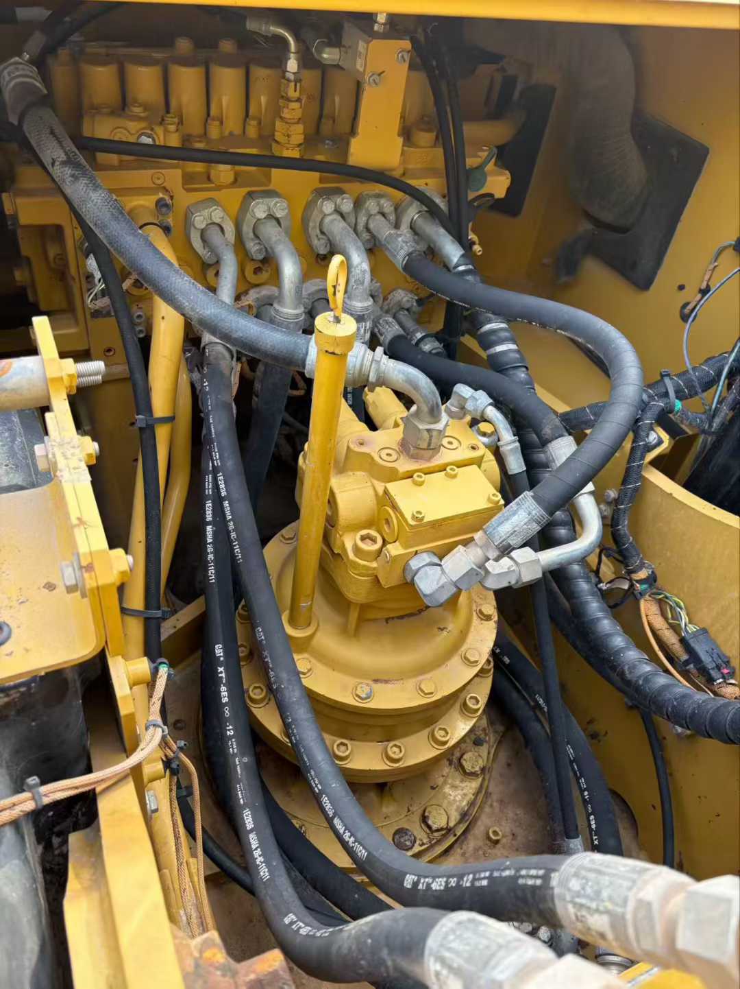 Used Caterpillar 323 Excavator 2018 Model / 4