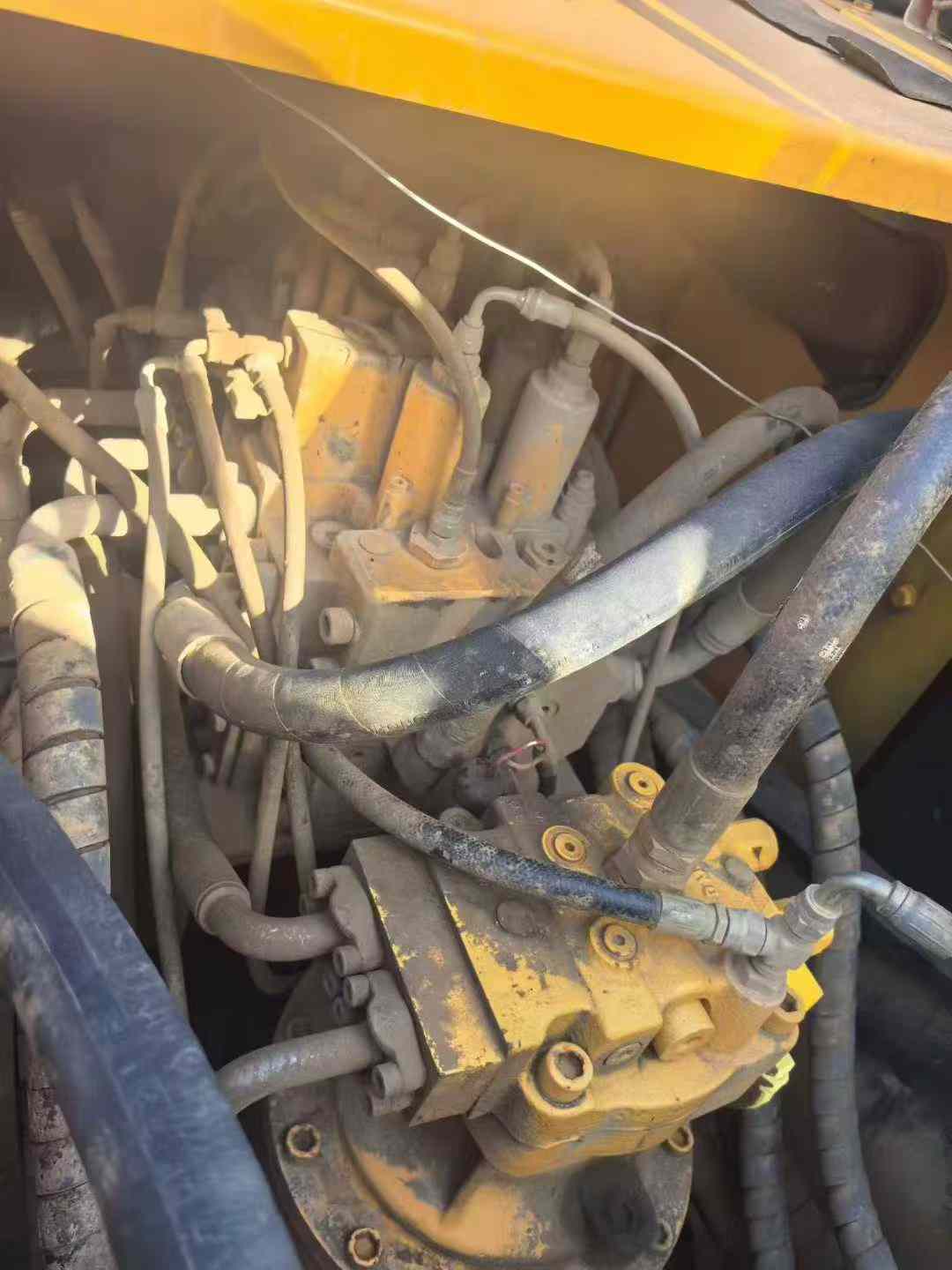 Used Hyundai R215VSN Excavator 2015 Model / 5