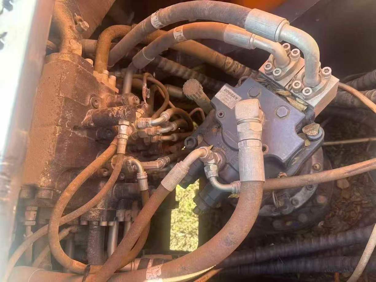 Used Doosan DX15 Excavator 2021 Model / 2