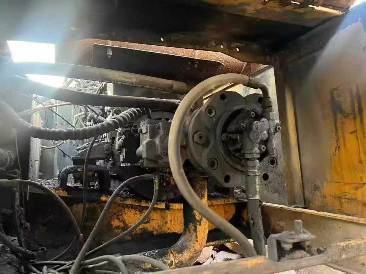 Used Hyundai R300LC-5 Excavator 2016 Model / 7