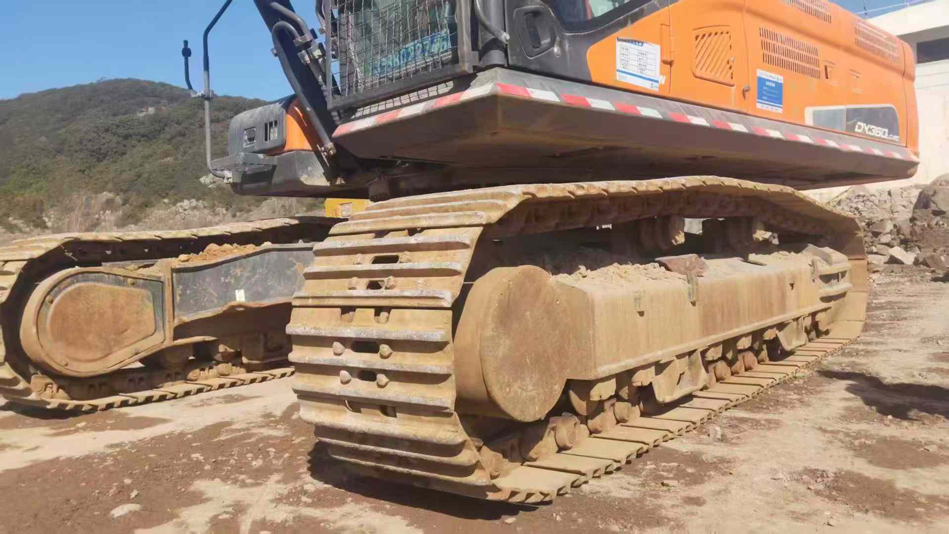 Buy Doosan DL300 Used Excavator / 5 Used Doosan DL300 Excavator 2022 Model / 5