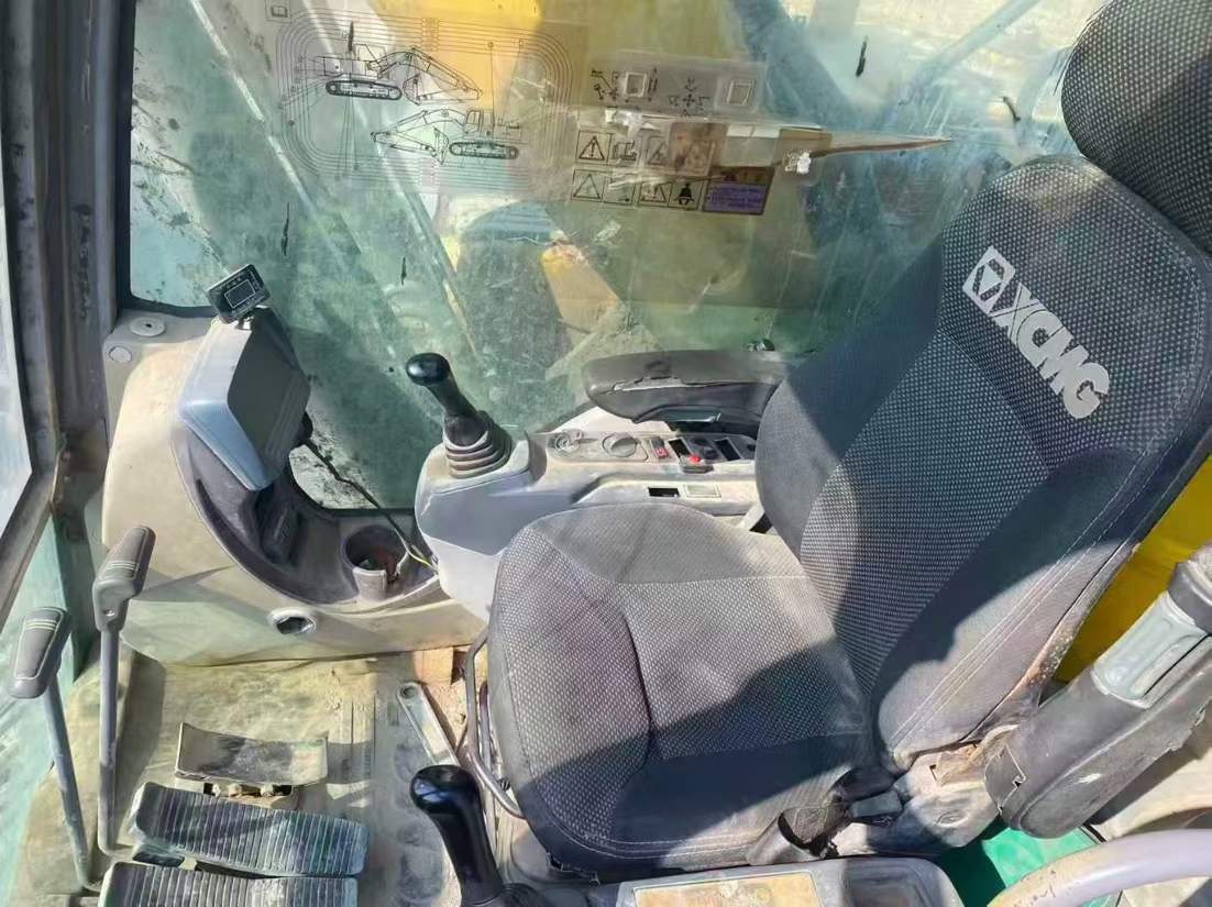 Used XCMG XE215 Excavator 2014 Model / 5