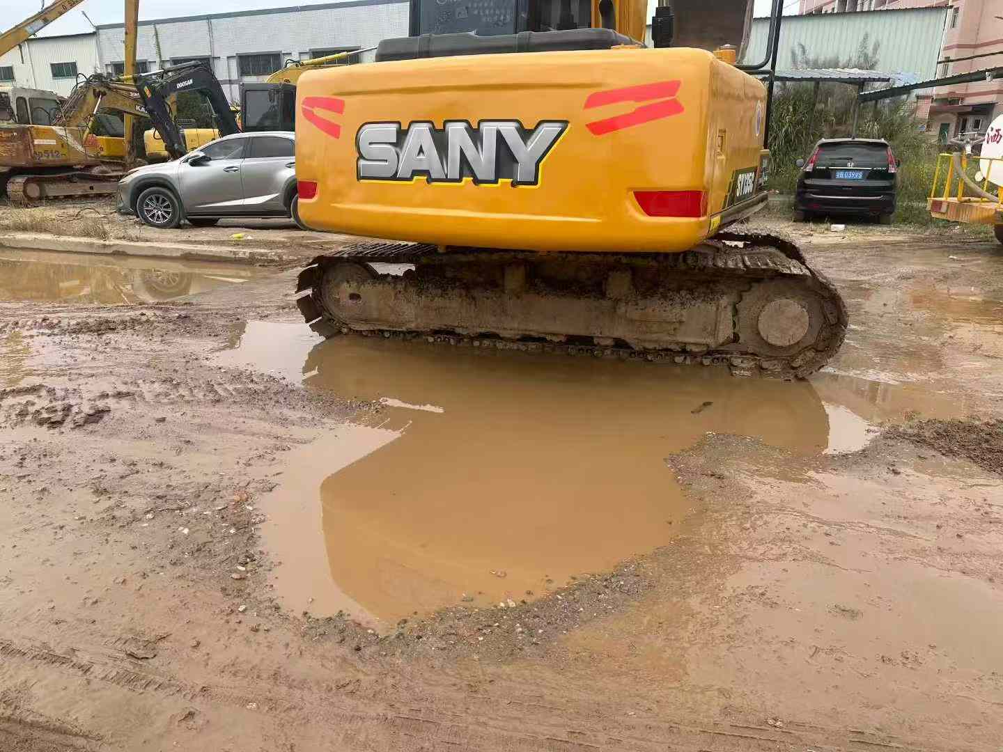 Used Sany SY135 Excavator 2016 Model / 3