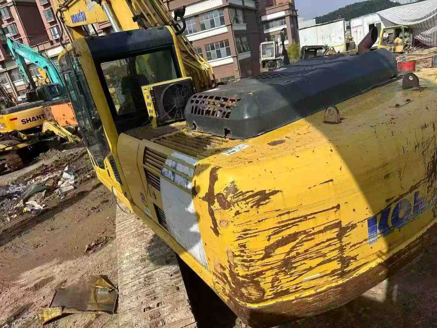 Buy Komatsu PC220-8 Used Excavator / 1