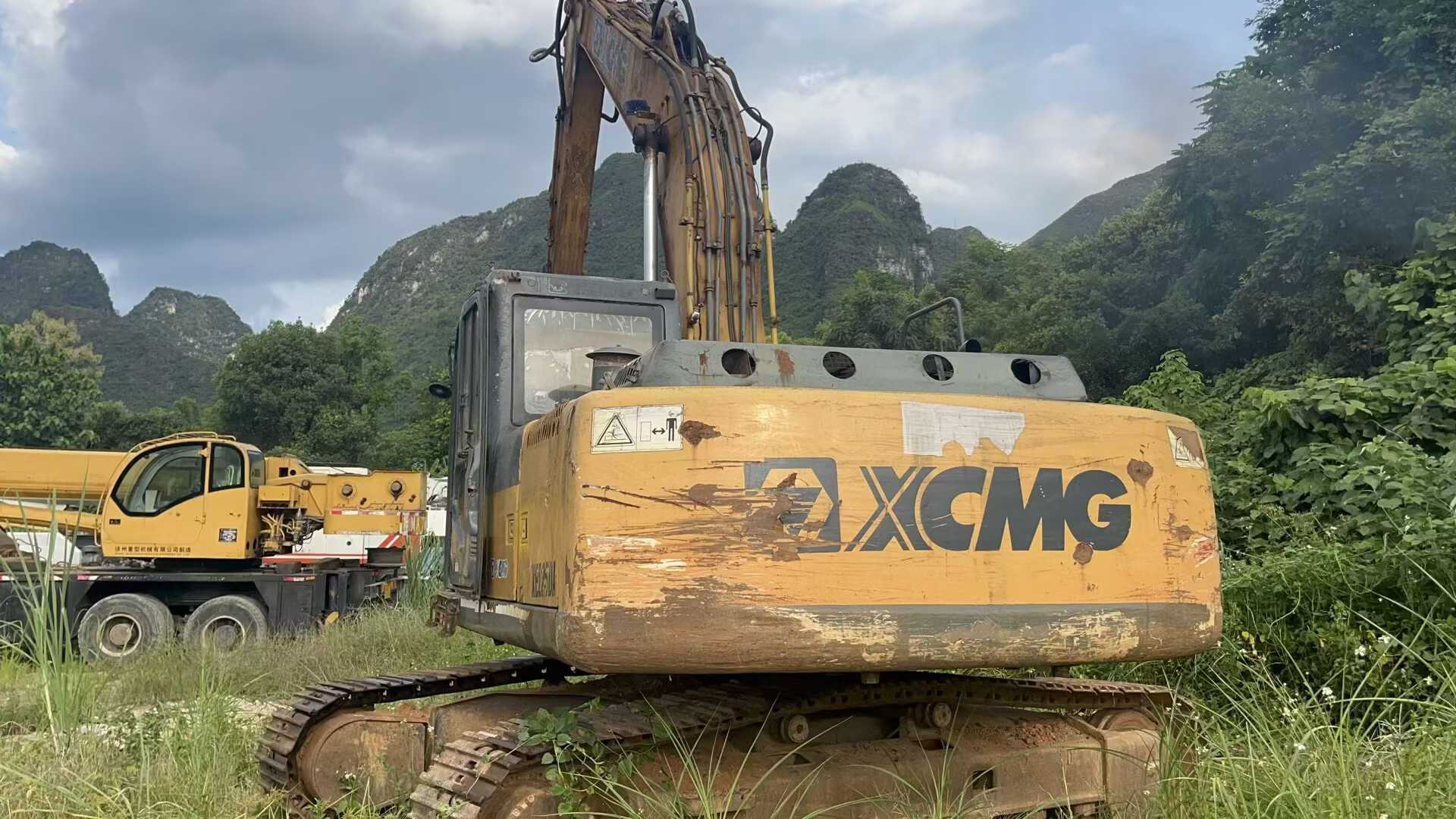 Used XCMG XE215 Excavator 2016 Model / 3