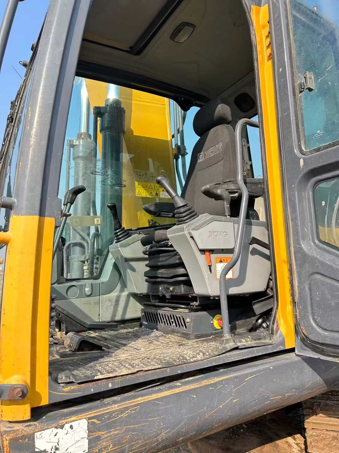 Used XCMG XE215 Excavator 2018 Model / 7