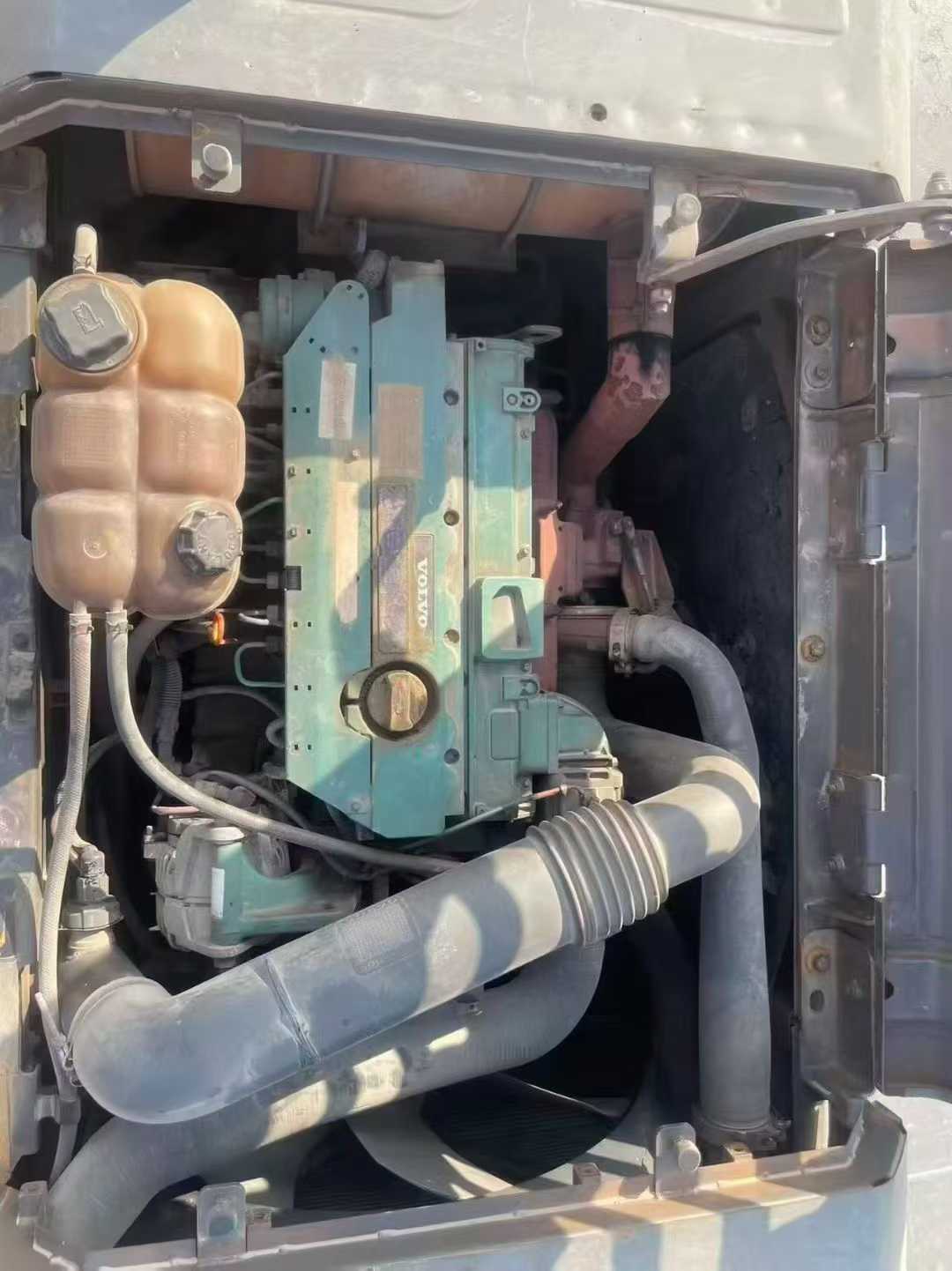 Used Volvo EC210 Heavy Duty Excavator 2019 Model / 3