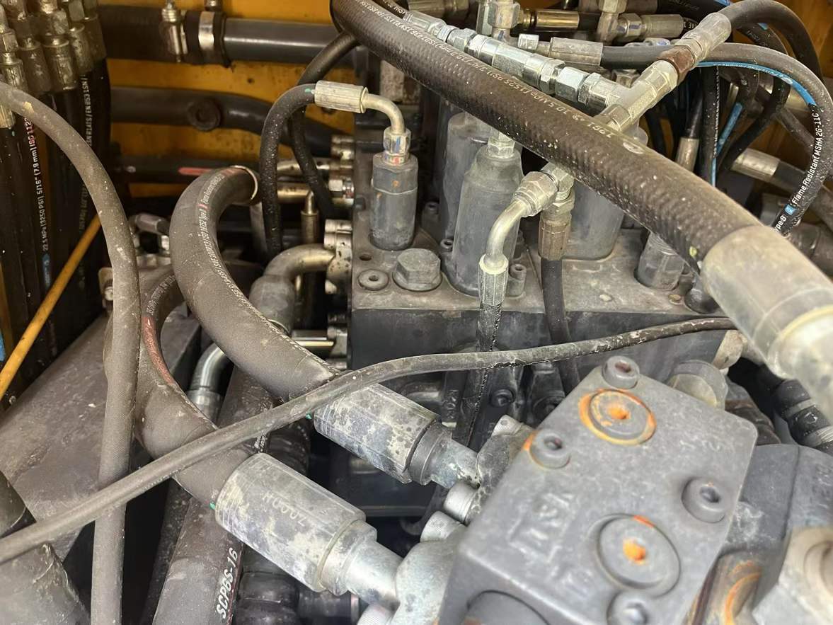 Used XCMG XE245D Excavator 2021 Model / 8