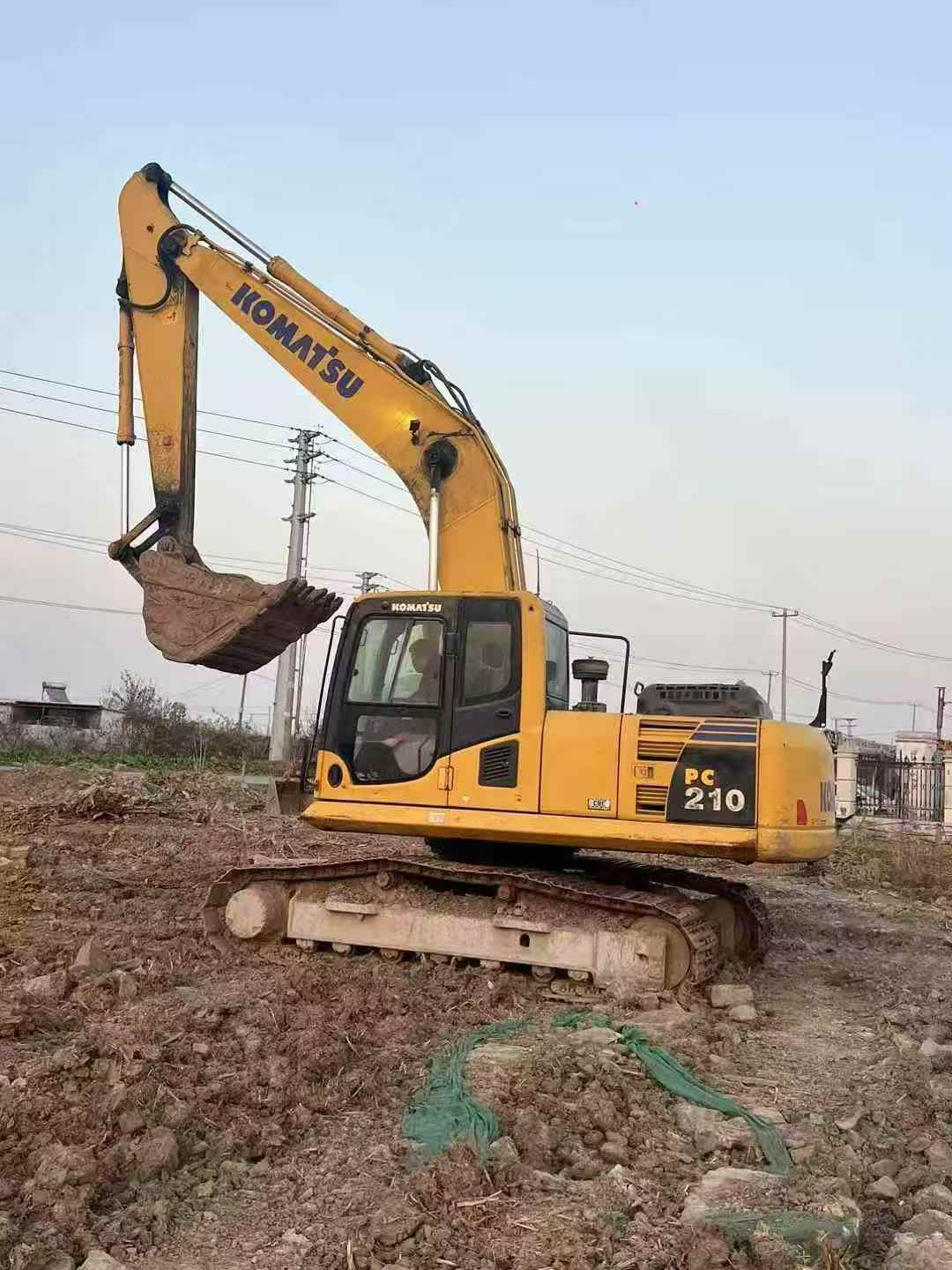 Used Komatsu PC210 Excavator 2018 Model / 3