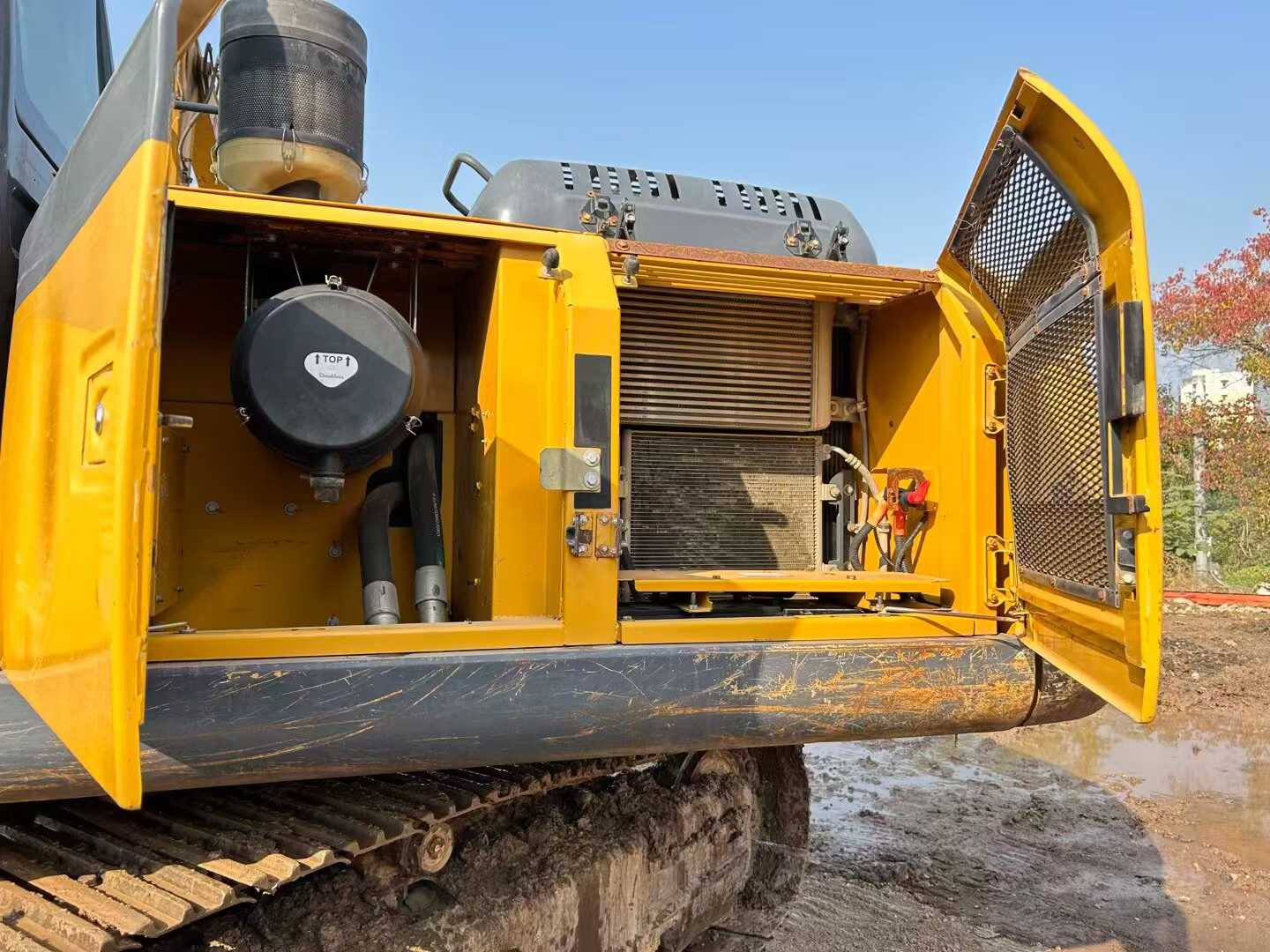 Used XCMG XE215 Excavator 2018 Model / 3