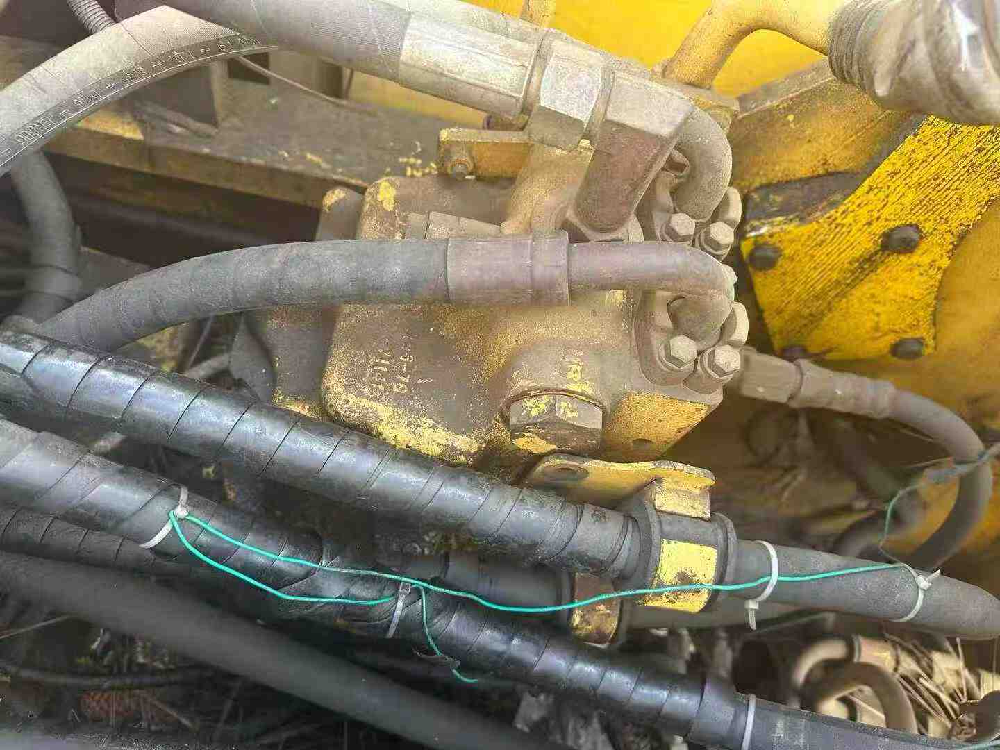 Buy Komatsu PC220-8 Used Excavator / 7 Used Komatsu PC220-8 Excavator 2012 Model / 7