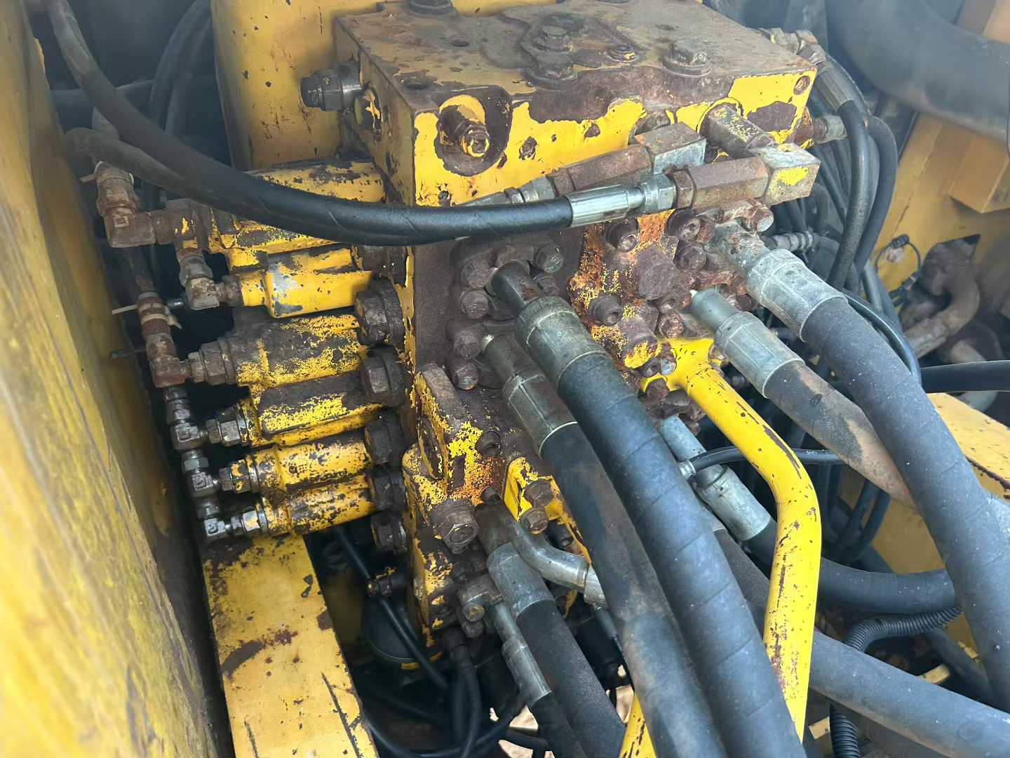 Used Komatsu PW200-7 Excavator 2016 Model / 4