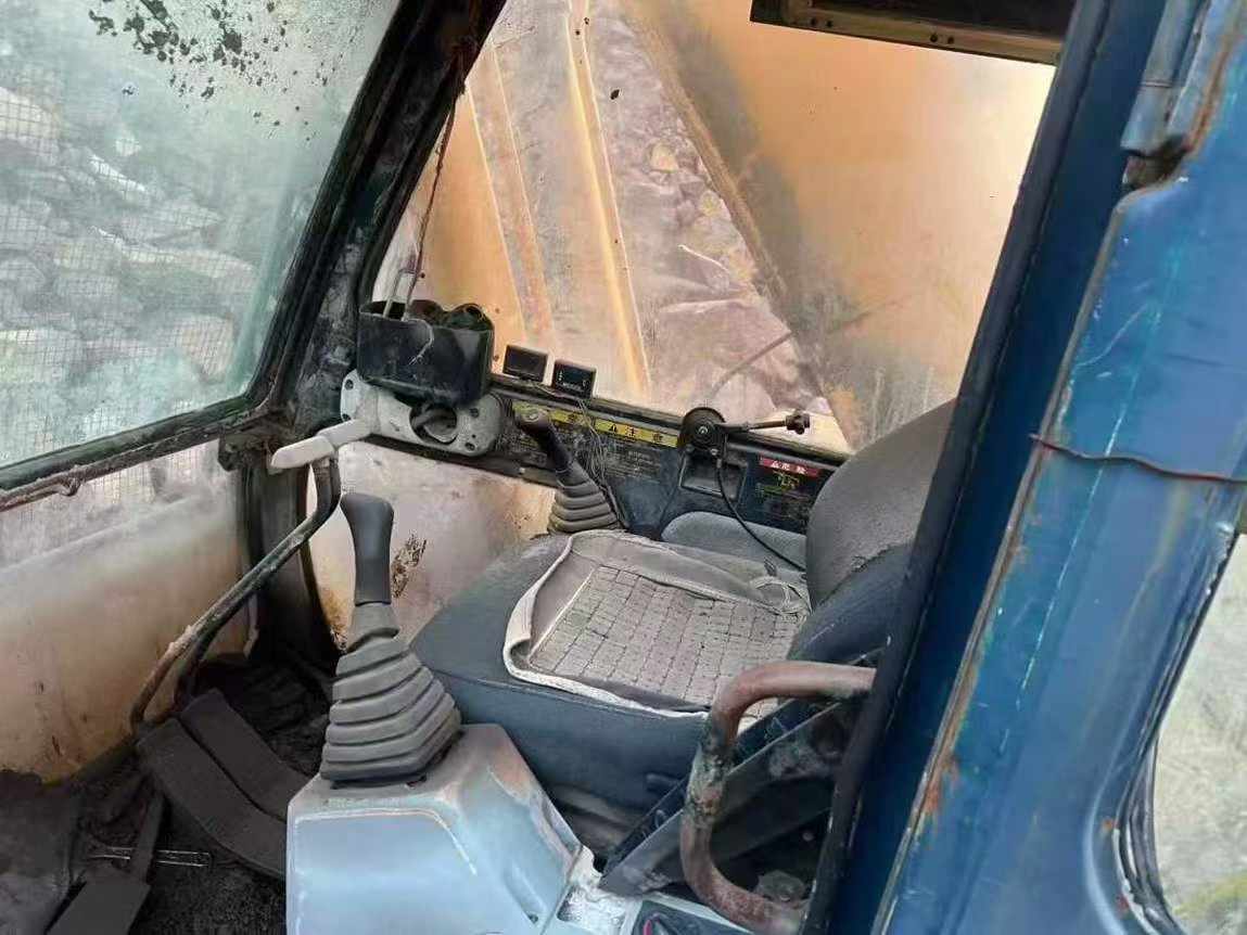 Used Hyundai R300LC-5 Excavator 2016 Model / 6