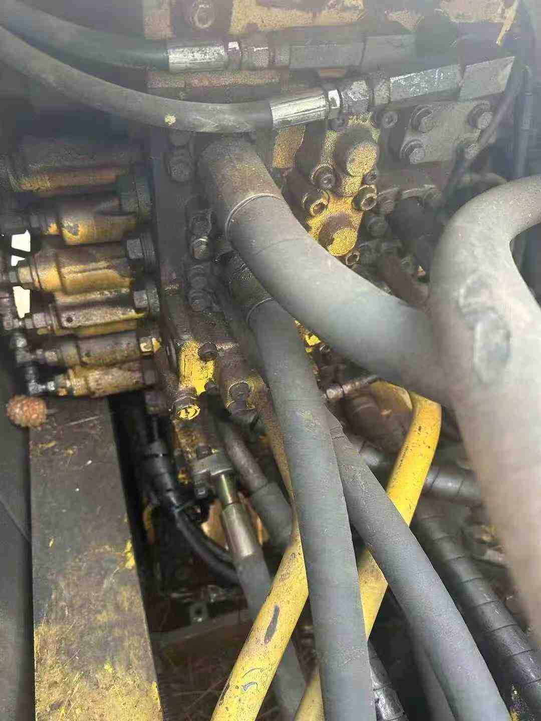 Buy Komatsu PC220-8 Used Excavator / 5 Used Komatsu PC220-8 Excavator 2012 Model / 5