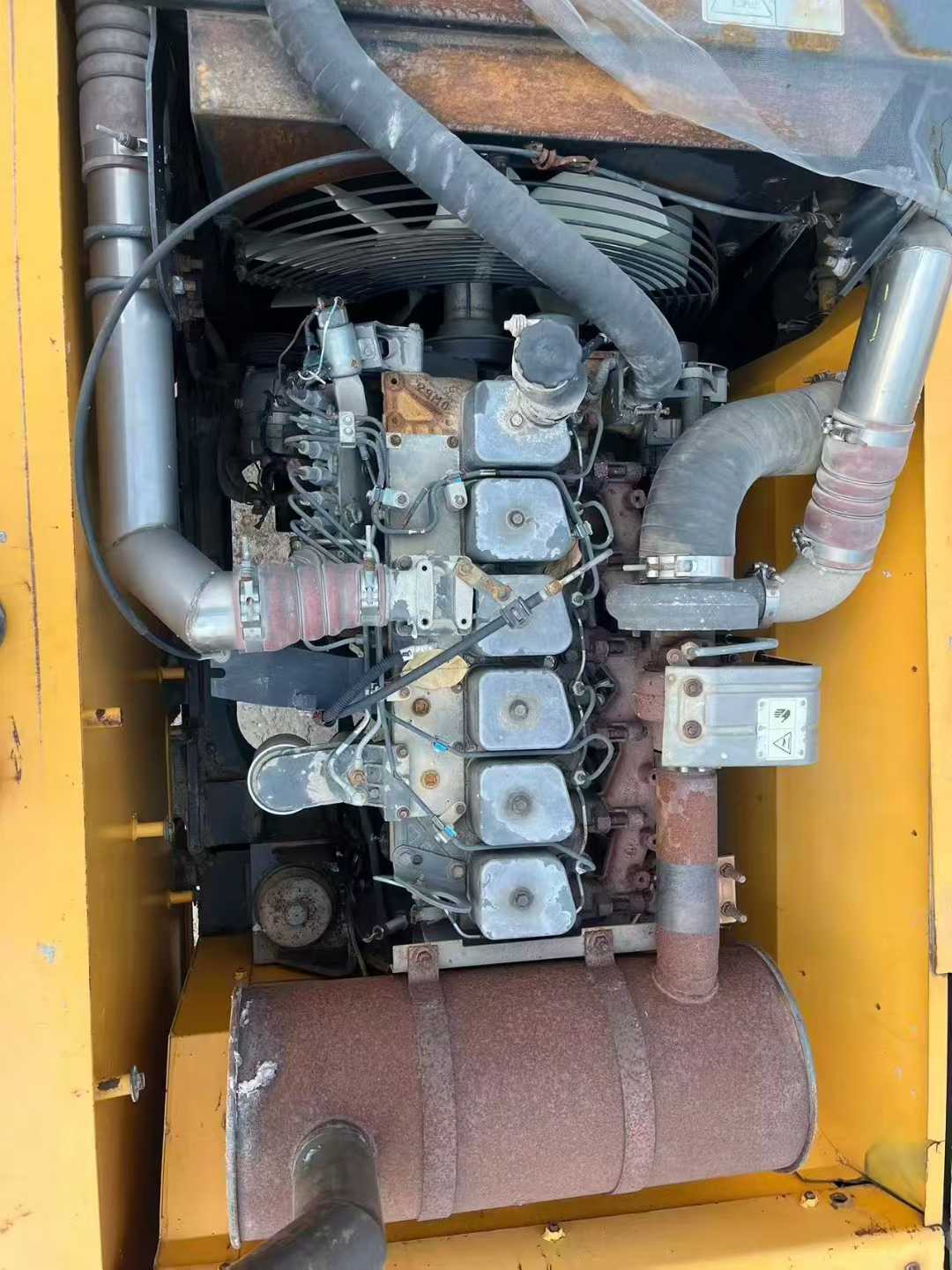 Used Hyundai R225LVS Excavator 2016 Model / 4