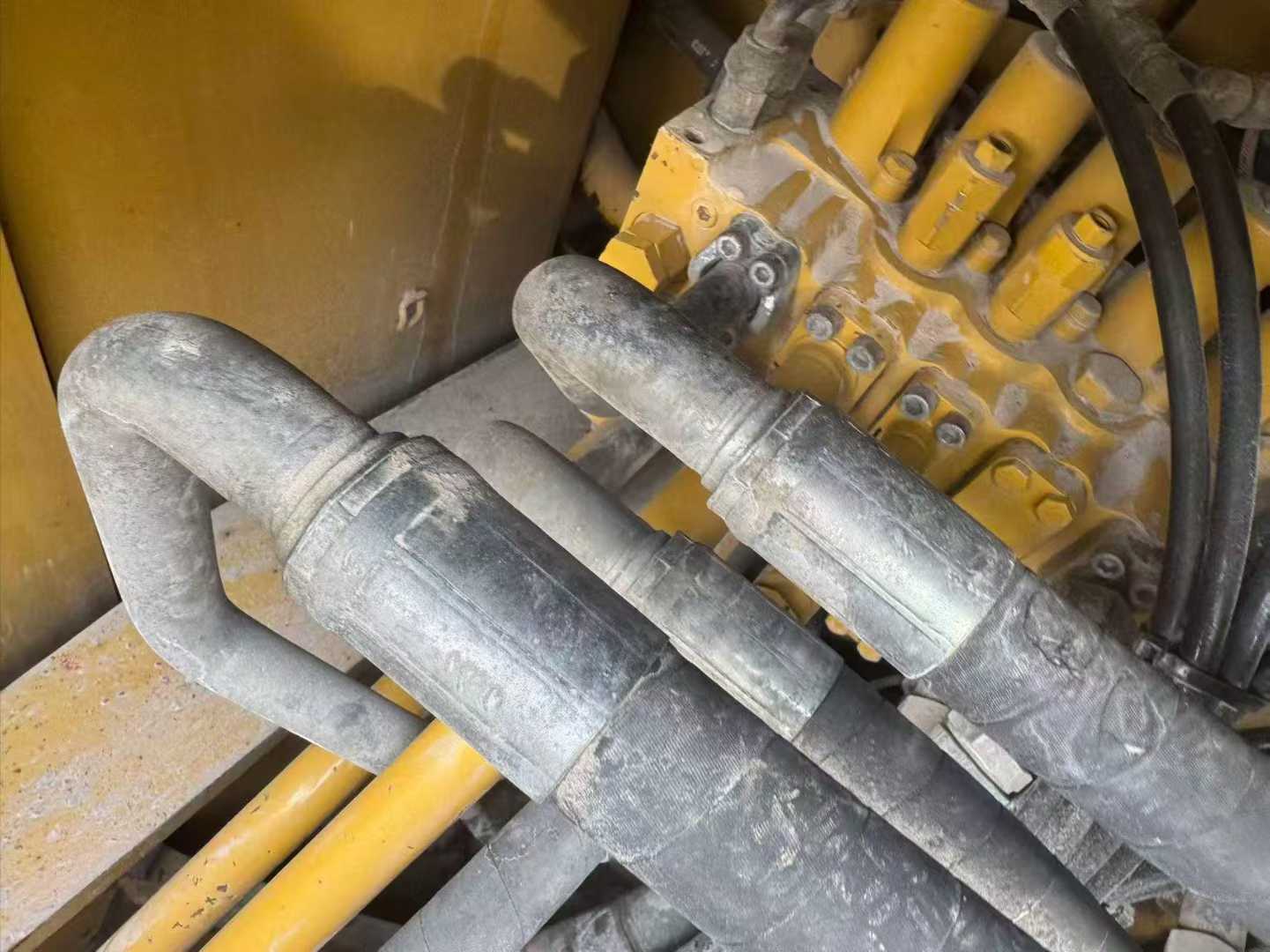 Buy Caterpillar 330L Used Excavator / 8 Used Caterpillar 330L Excavator 2017 Model / 8