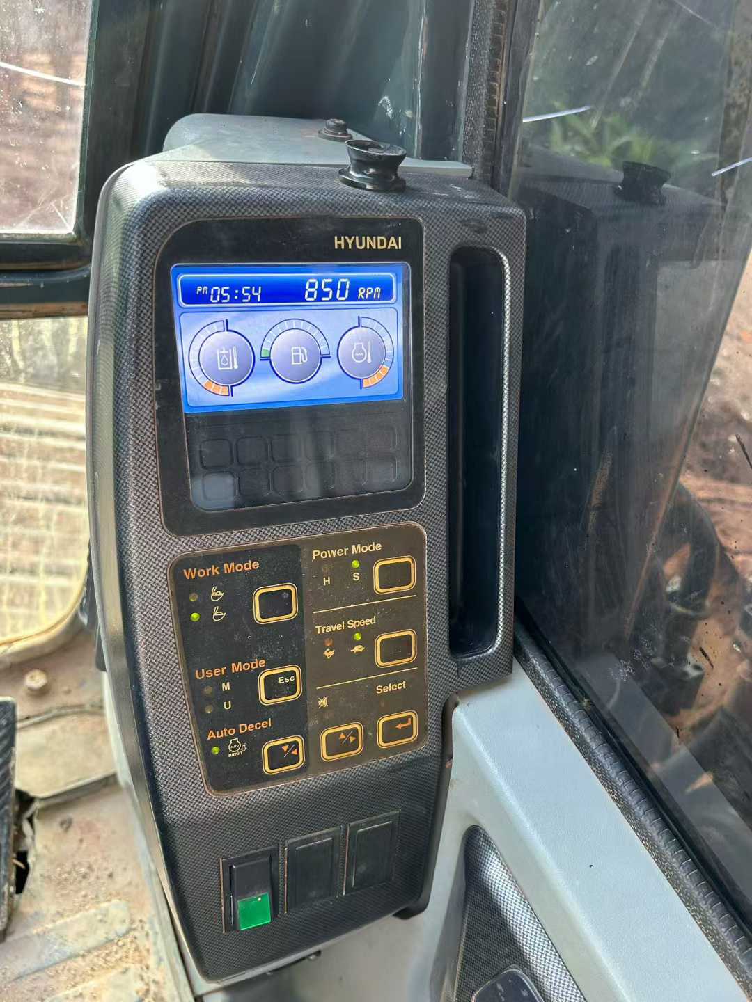 Used Hyundai R 60VS Excavator 2018 Model / 4