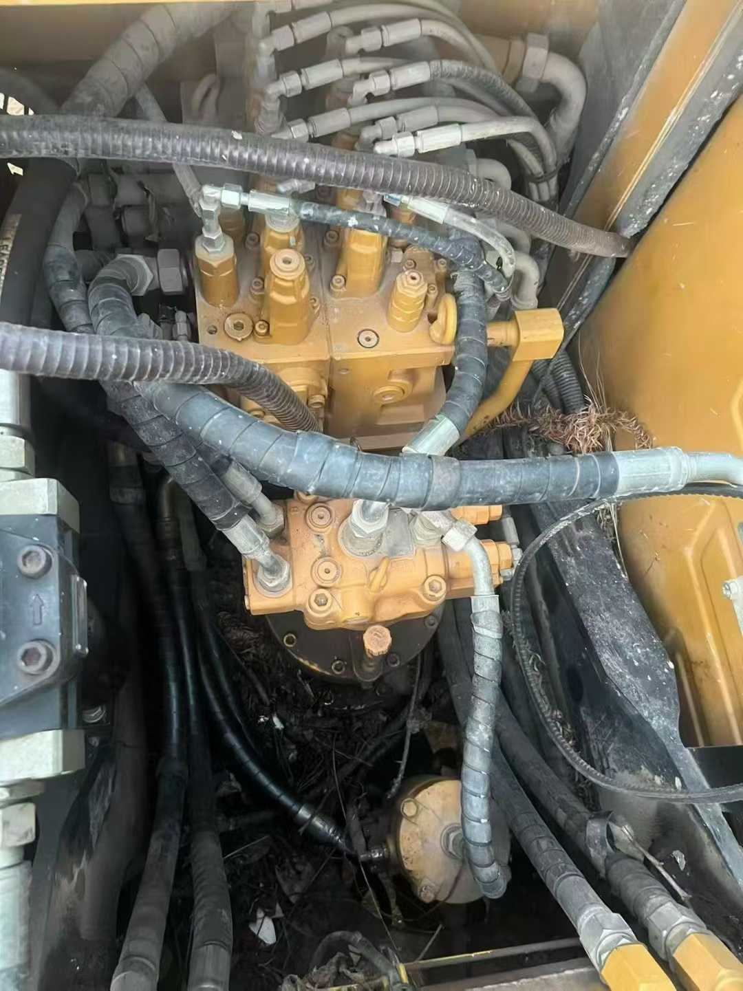 Used Sany SY135 Excavator 2018 Model / 4