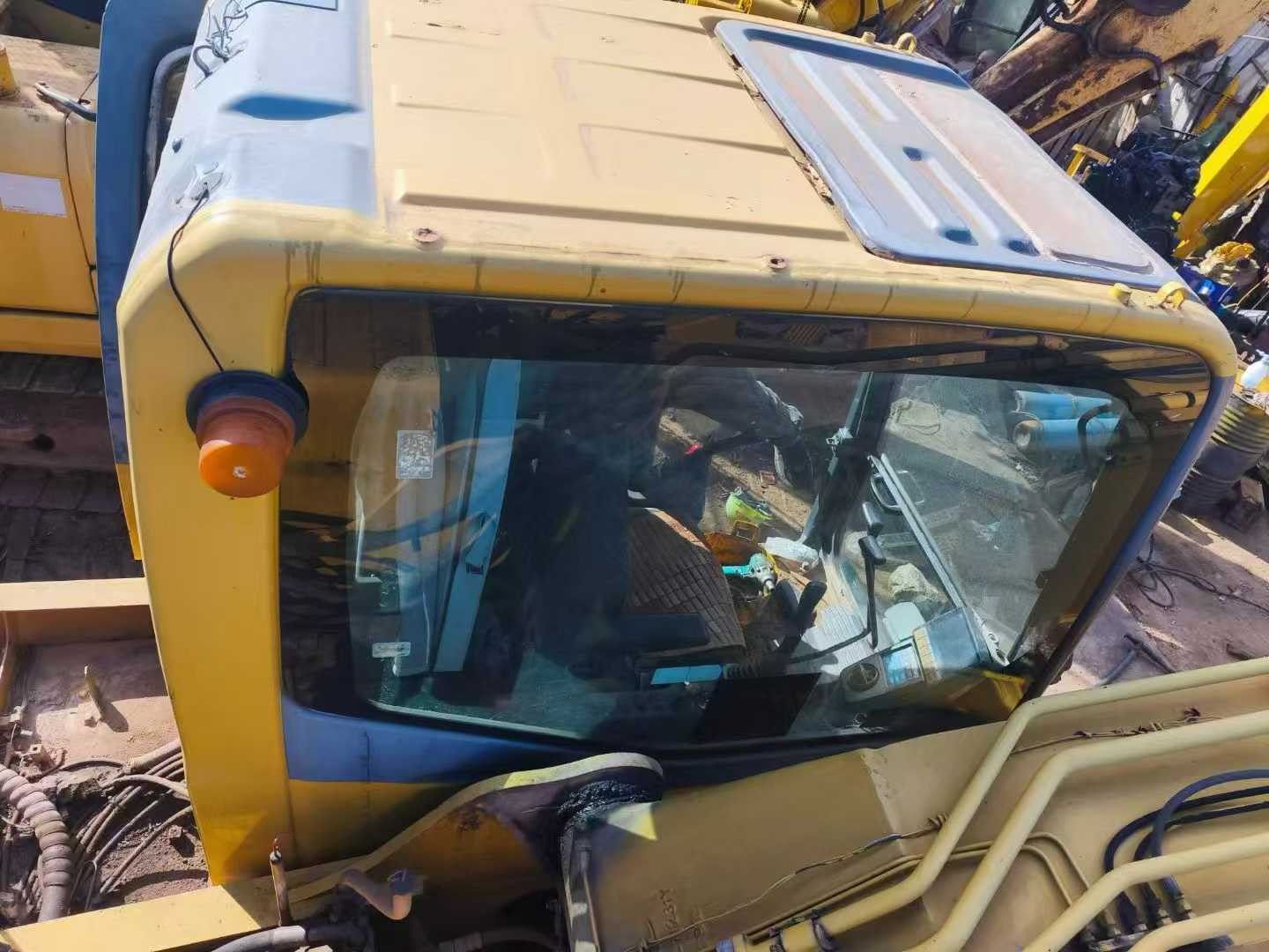 Used Komatsu PC200 Excavator 2016 Model / 2