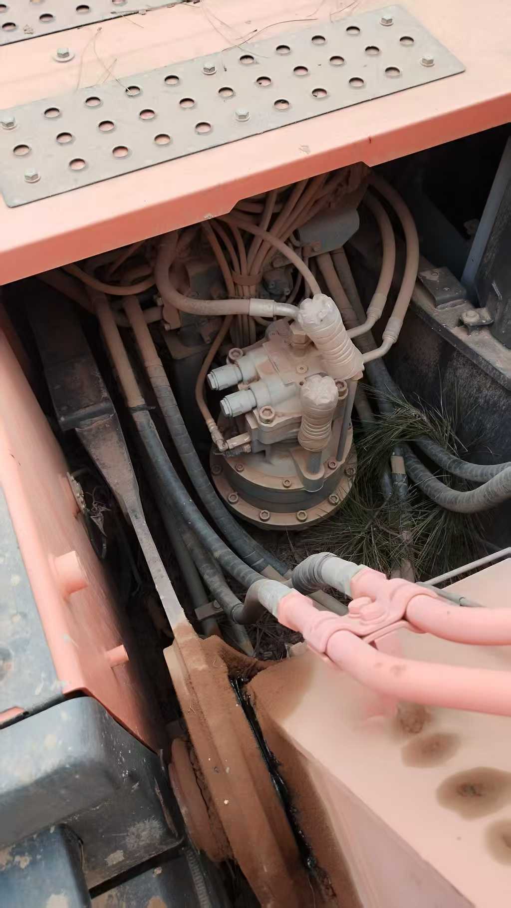 Used Hitachi ZAXIS200 Excavator 2019 Model / 8