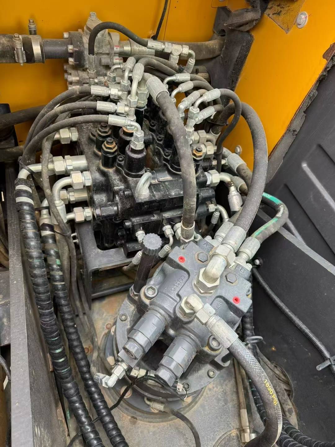 Used XCMG LW200 Excavator 2016 Model / 6