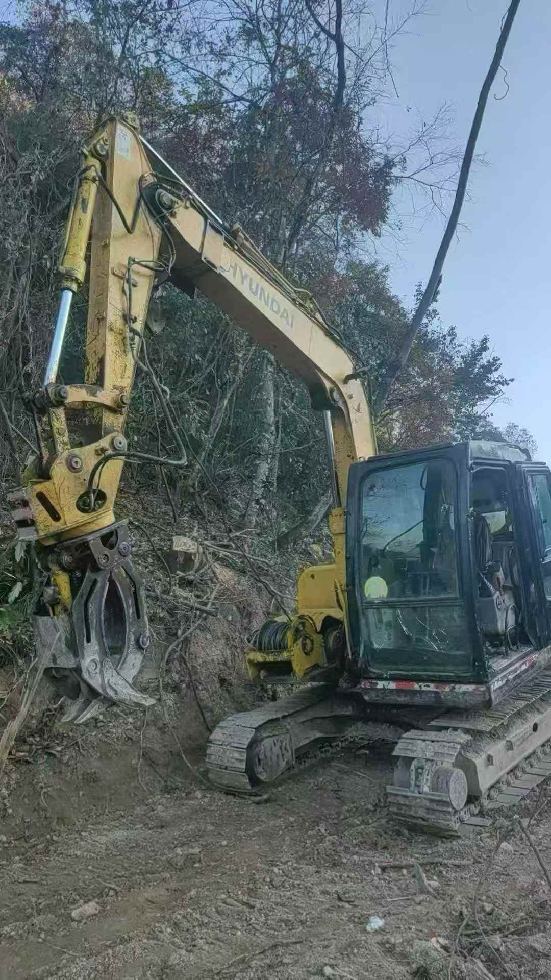 Used Hyundai R80-7 Excavator 2016 Model / 3