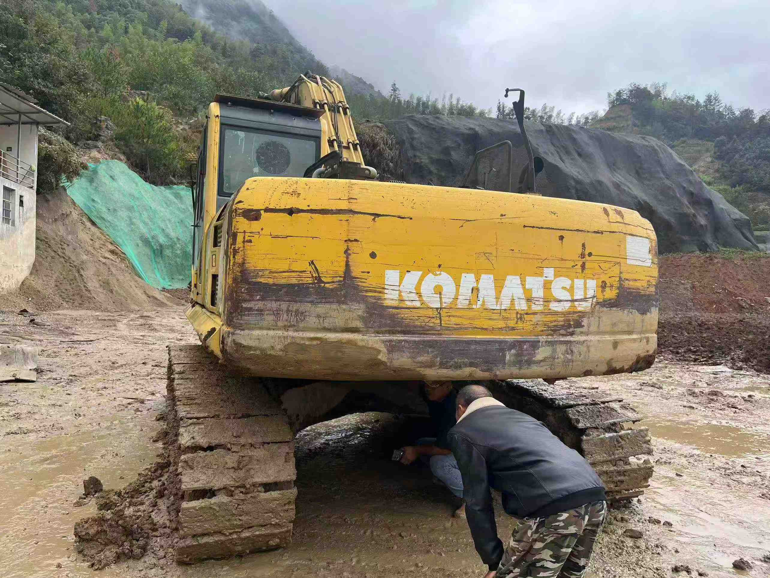 Used Komatsu PC240LC-8 Excavator 2016 Model / 2