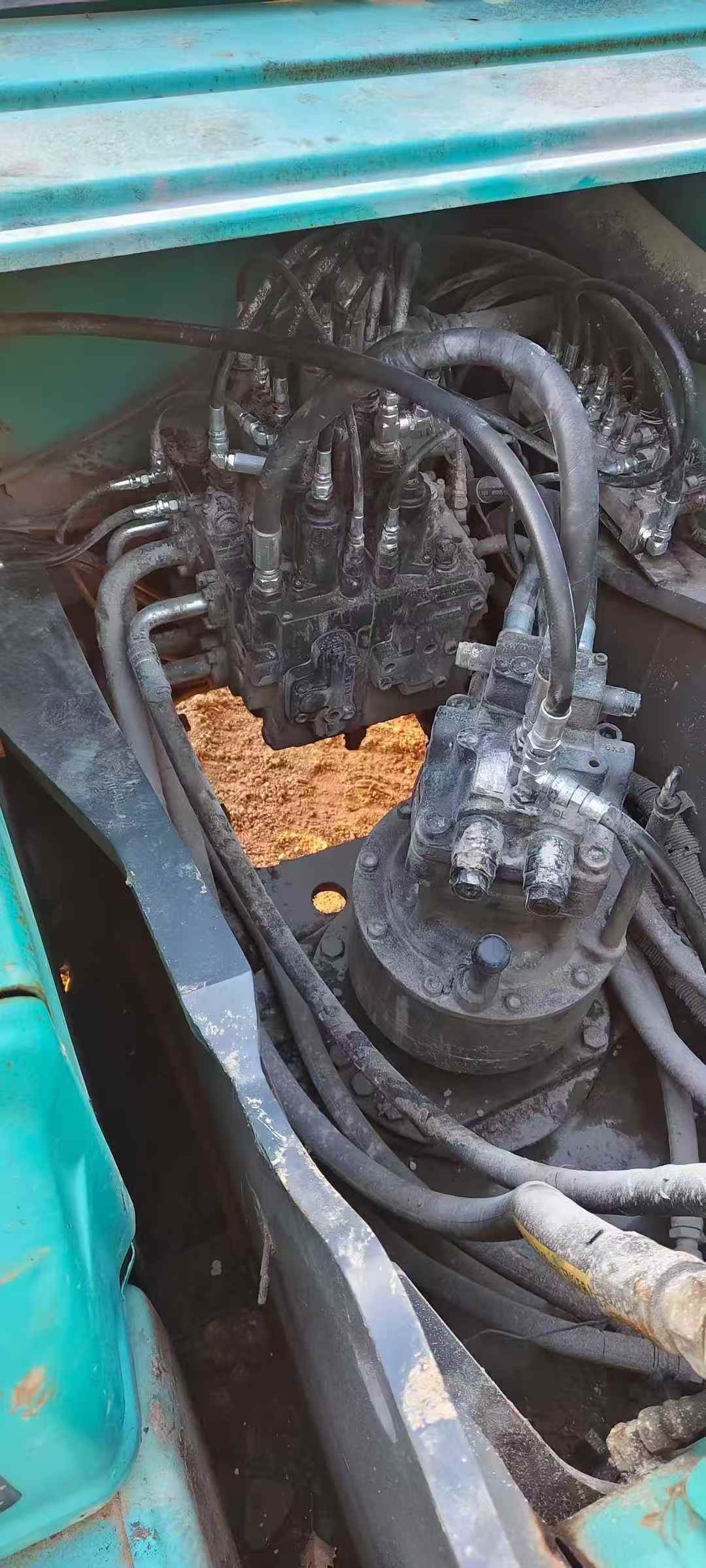 Used Kobelco SK210 Excavator 2013 Model / 9