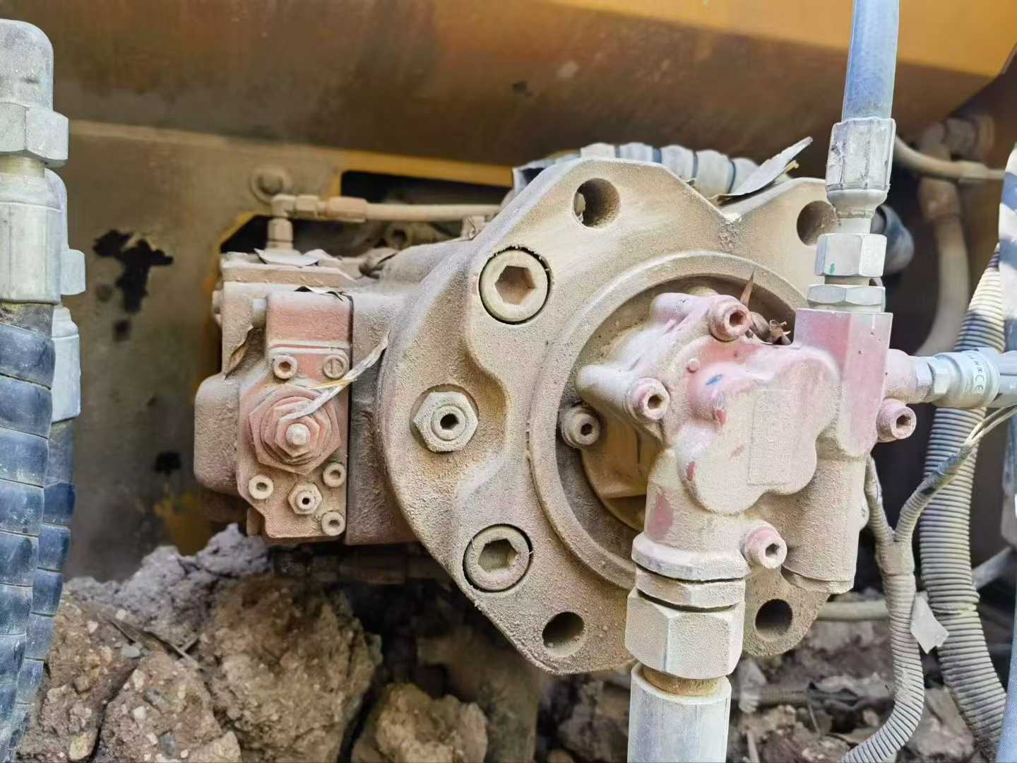 Buy Caterpillar CT240 Used Excavator / 7 Used Caterpillar CT240 Excavator 2018 Model / 7