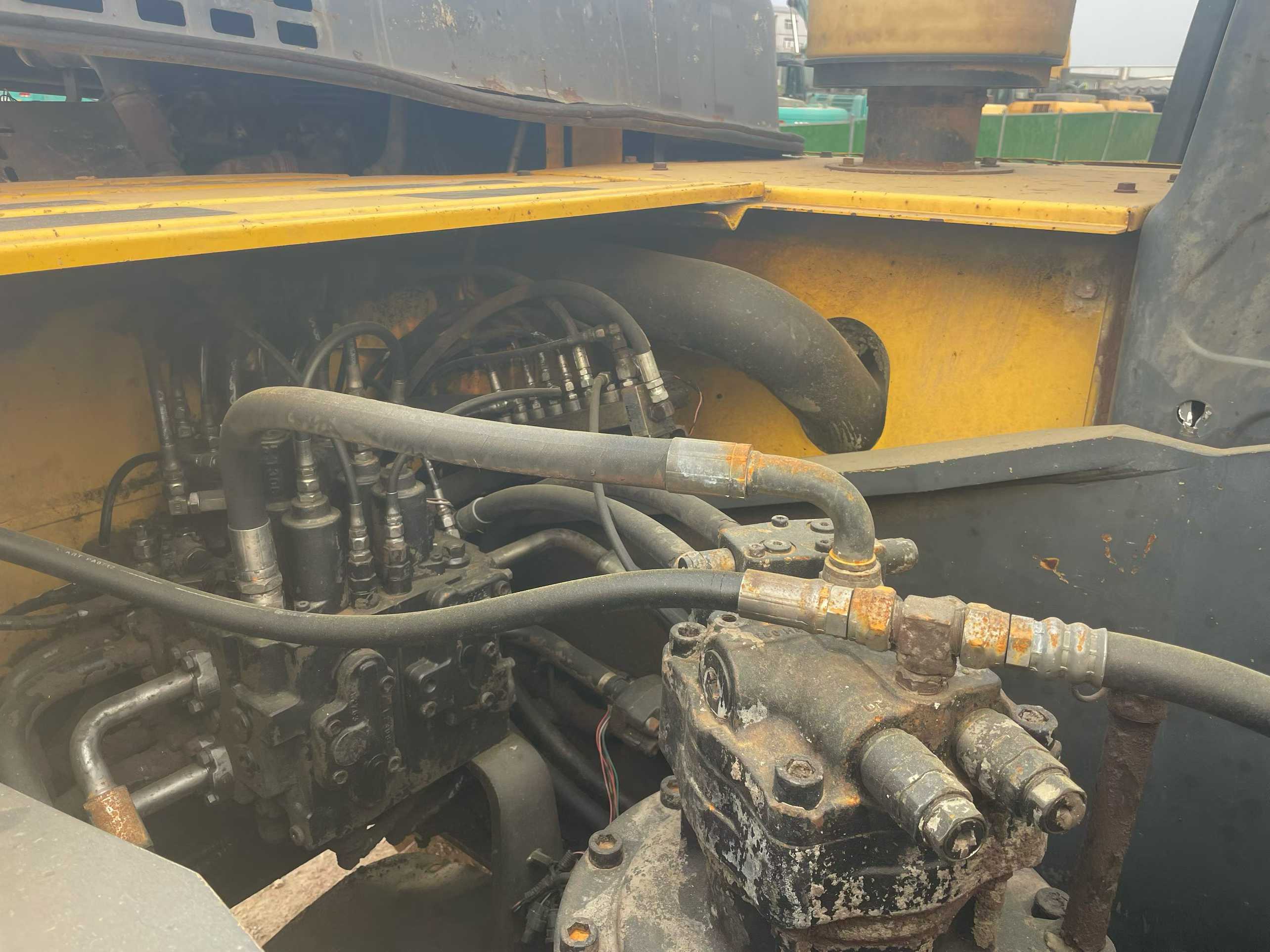 Used Kobelco SK350LC SuperX Excavator 2014 Model / 4