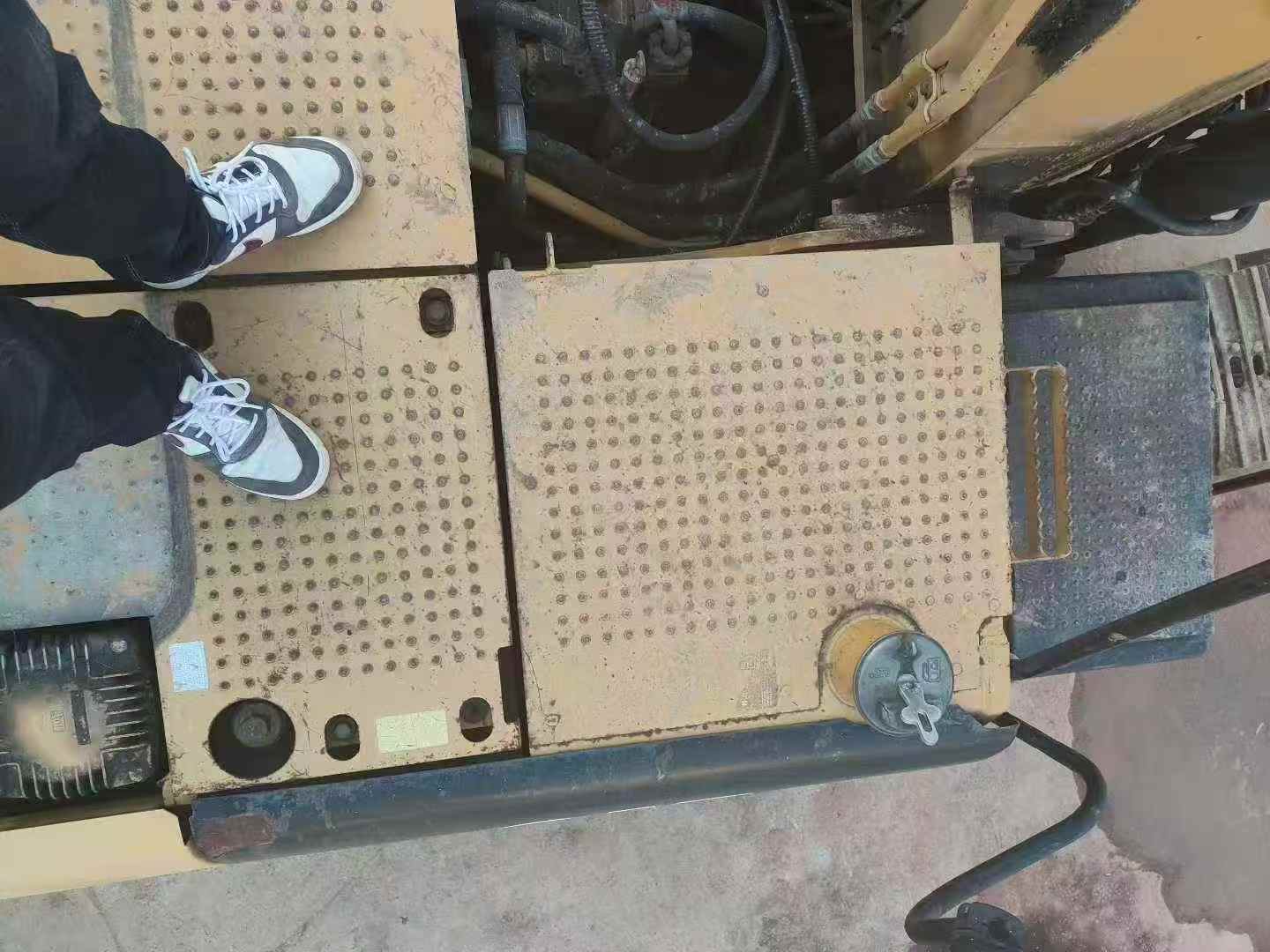 Used Caterpillar 320D Excavator 2016 Model / 5