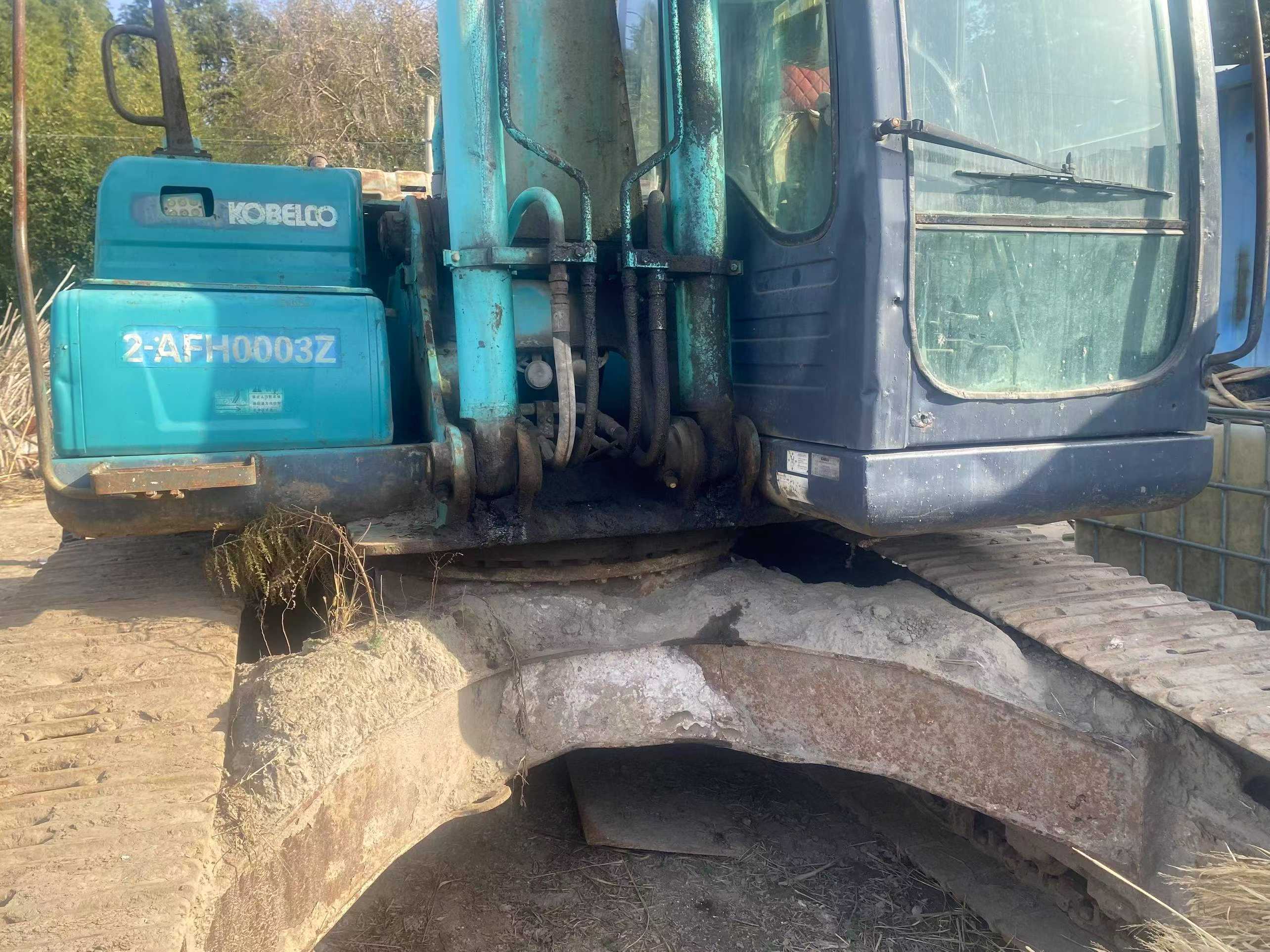 Used Kobelco SK210 Excavator 2016 Model / 3