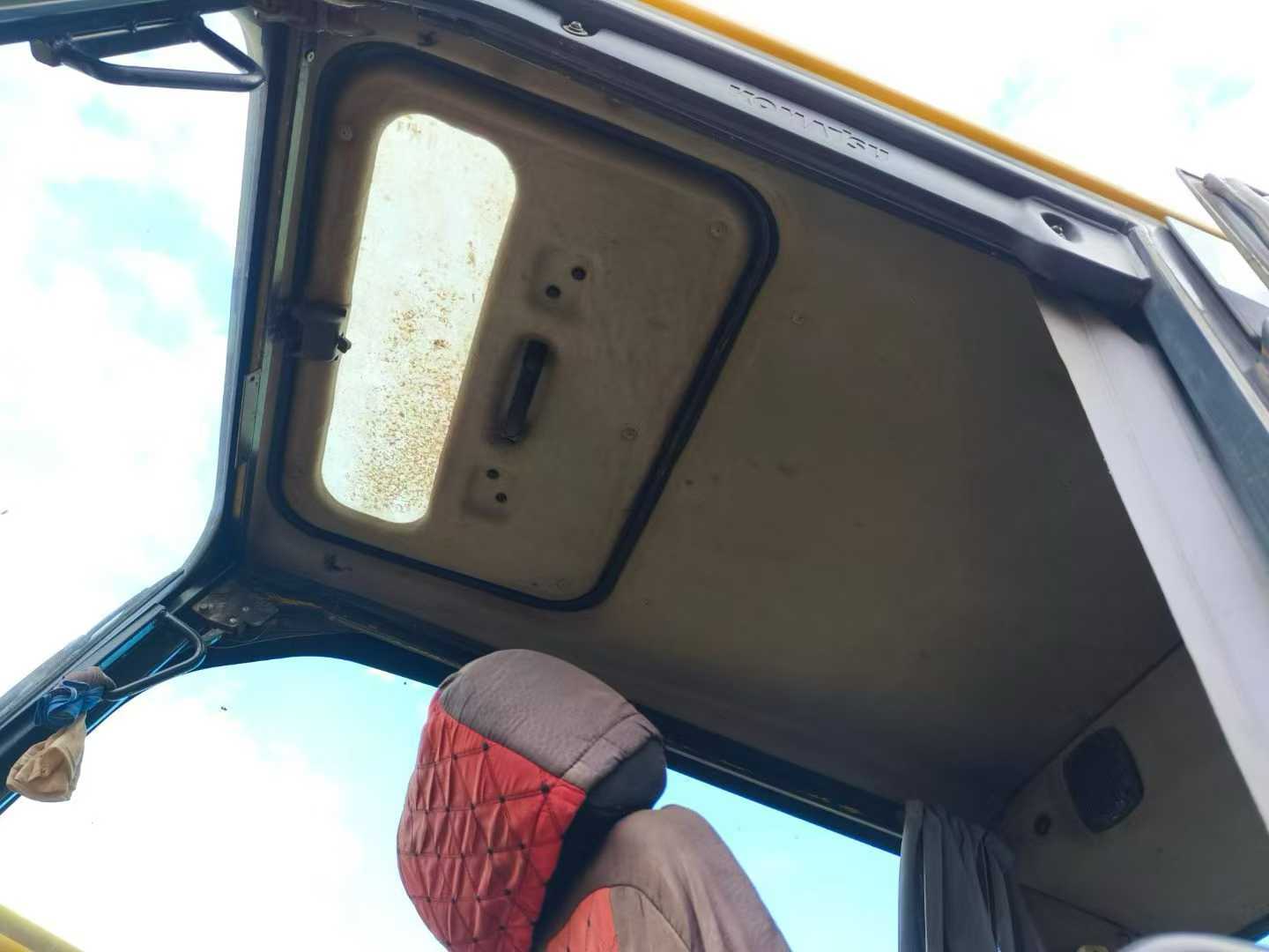 Used Komatsu PC200 Excavator 2016 Model / 3