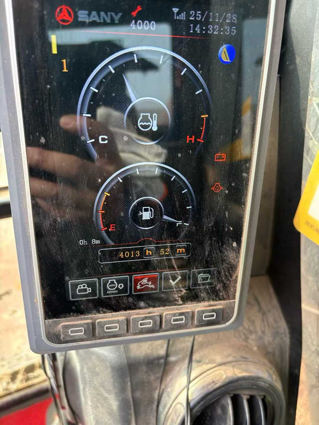 Used Sany SY85 Excavator Model / 9