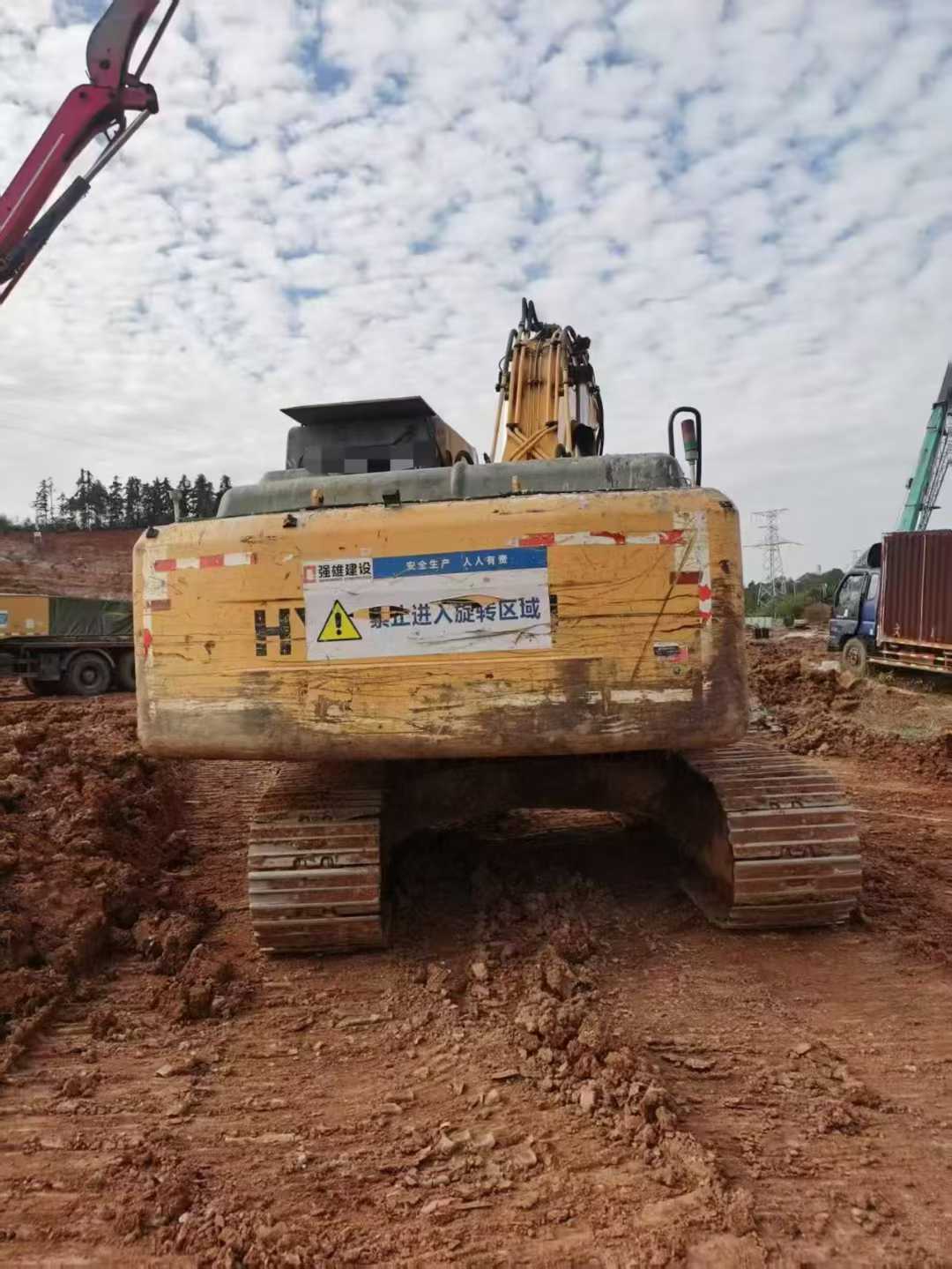 Used Hyundai R215-7 Excavator 2016 Model / 4