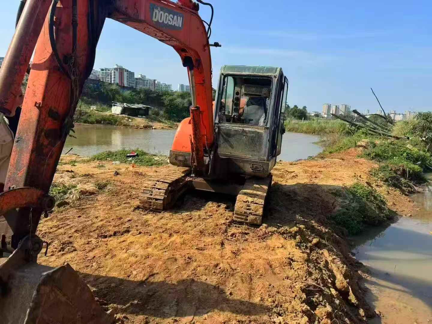 Buy Doosan DX60 Used Excavator / 4 Used Doosan DX60 Excavator 2016 Model / 4