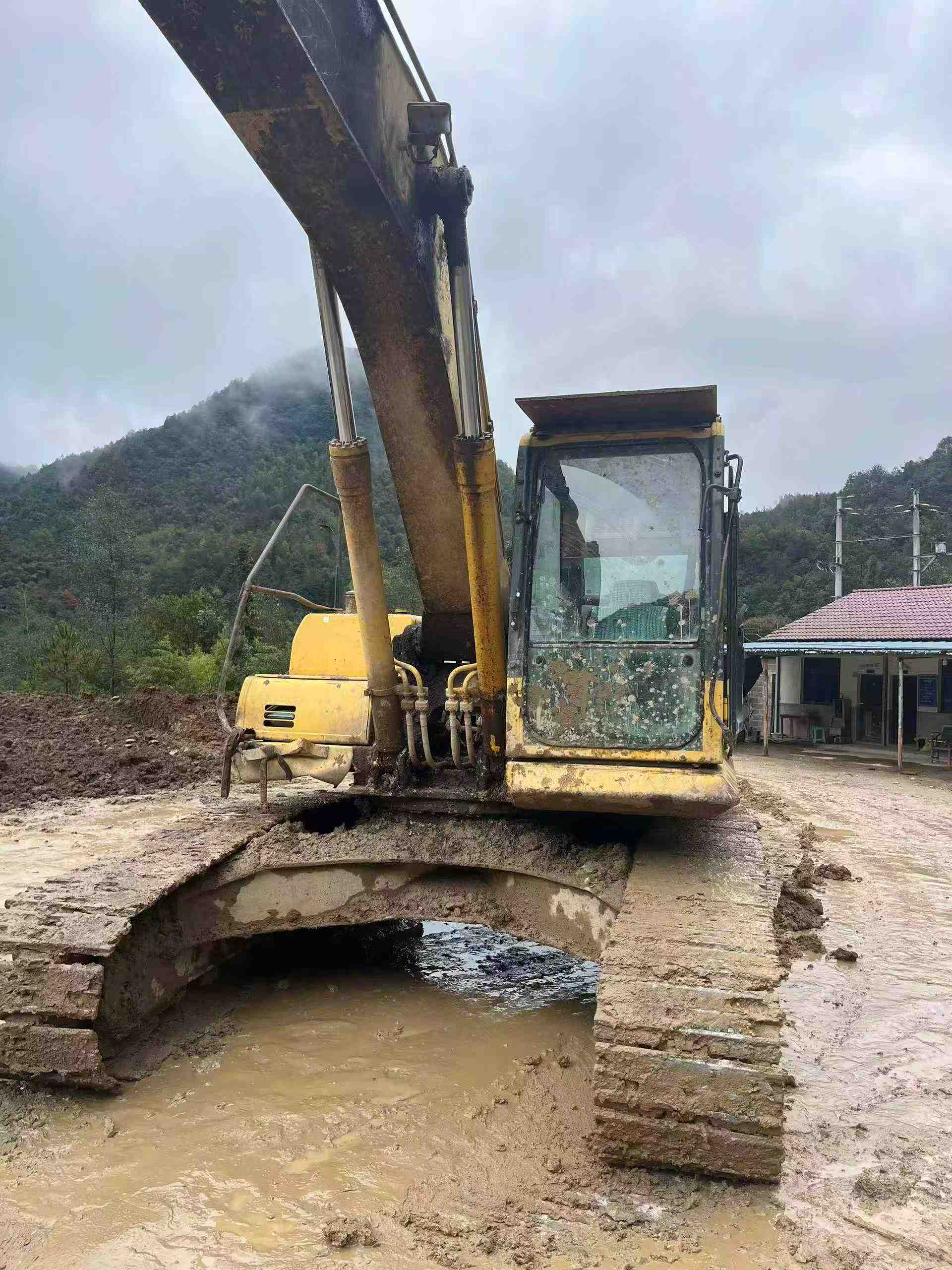 Used Komatsu PC240LC-8 Excavator 2016 Model / 6