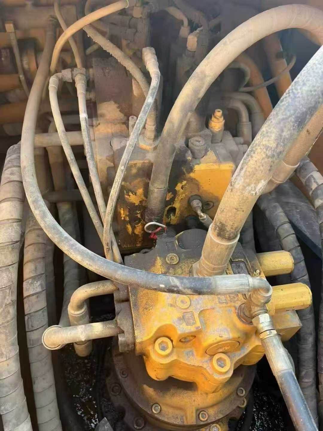 Used Hyundai R215VS Excavator 2018 Model / 4