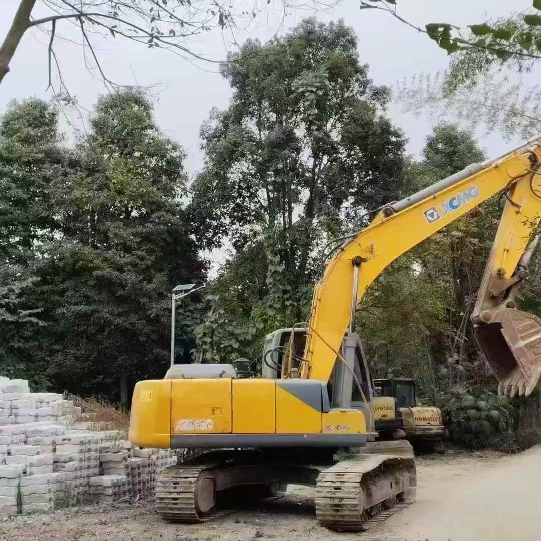 Used XCMG XE215 Excavator 2015 Model / 3