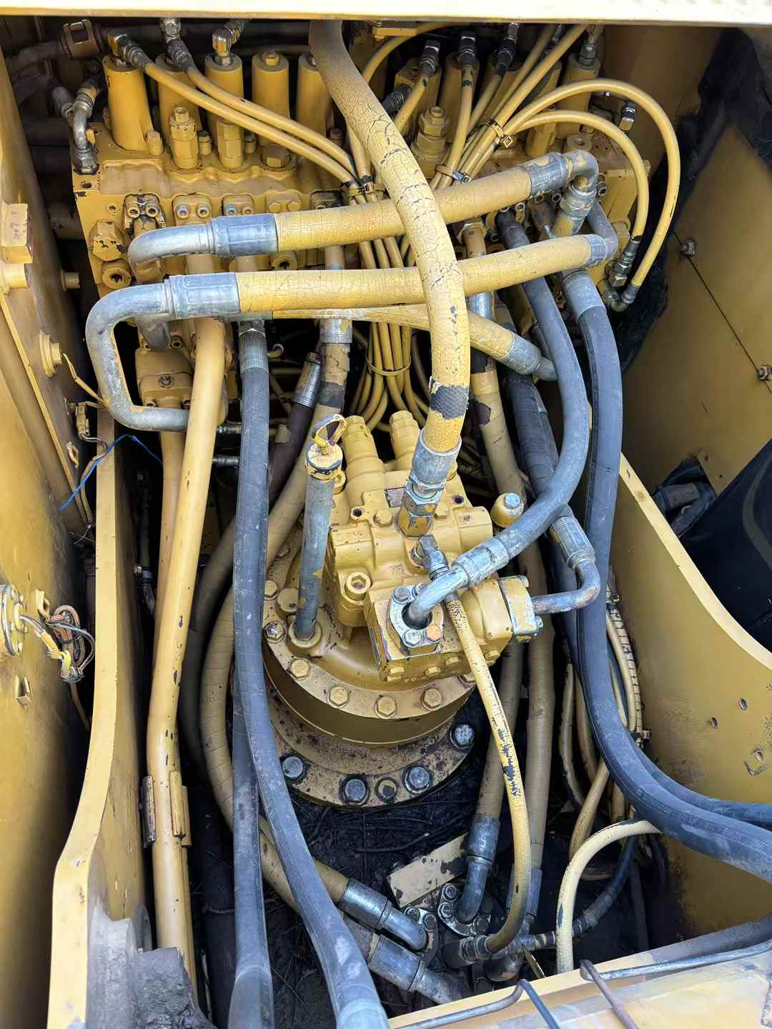 Used Caterpillar CT20 Excavator 2012 Model / 6