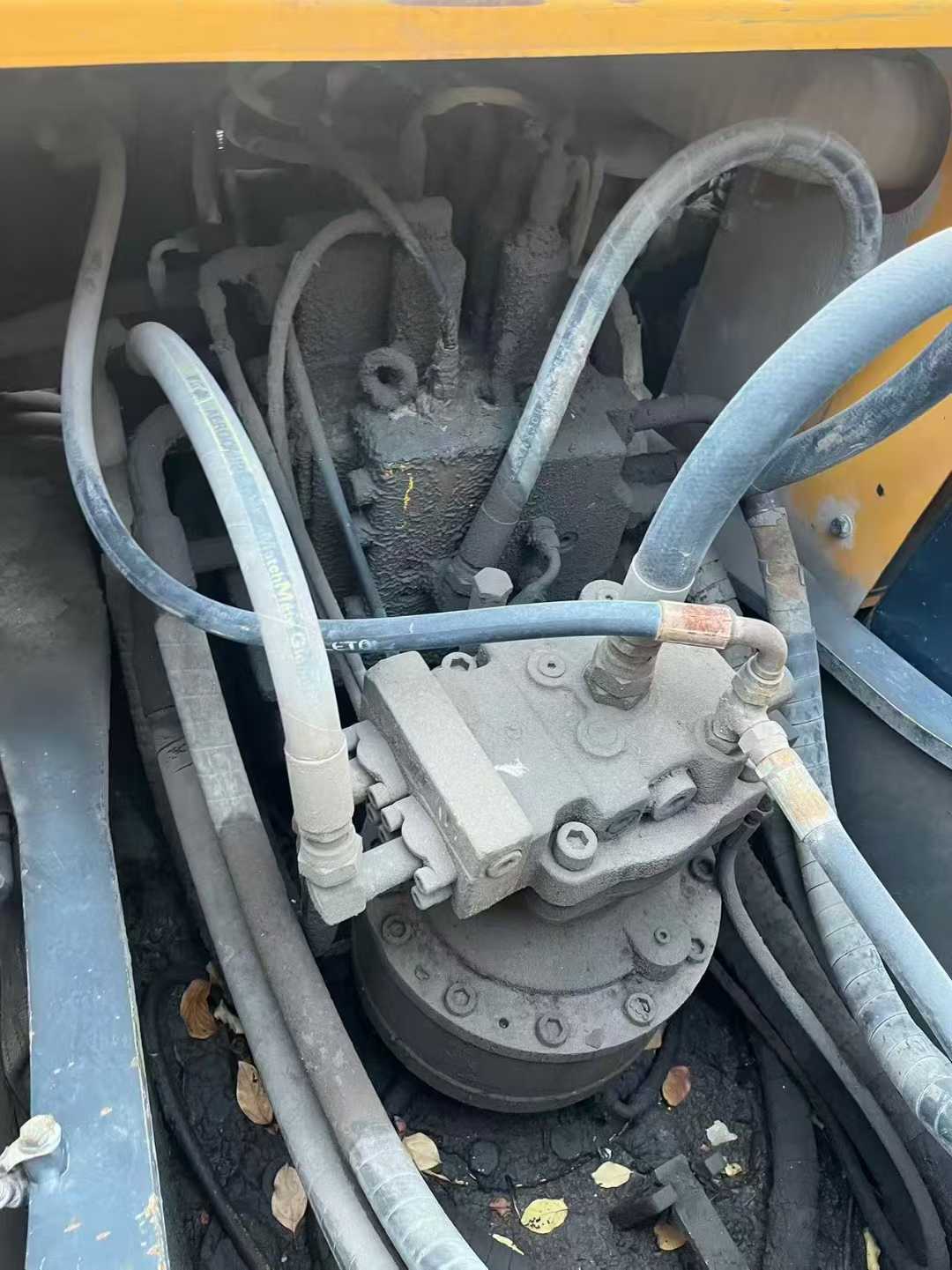 Used Hyundai R225LVS Excavator 2016 Model / 3