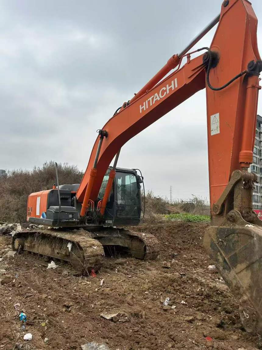 Used Hitachi ZAXIS200 Excavator 2019 Model / 3