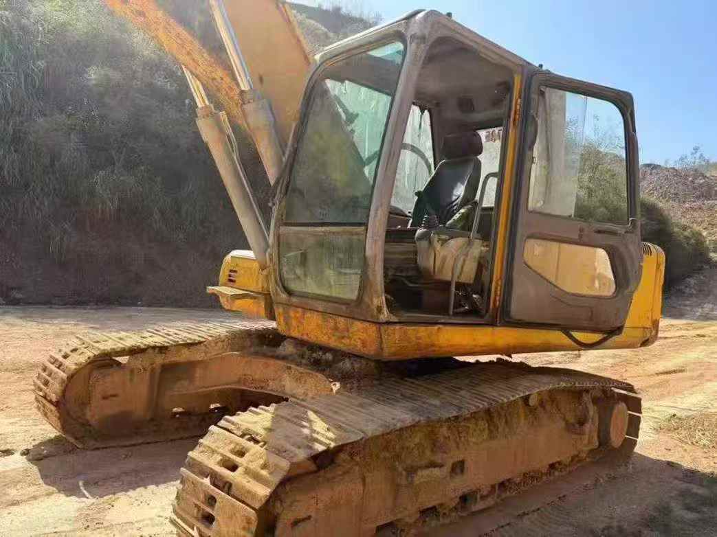 Used XCMG XE215C Excavator 2016 Model / 4