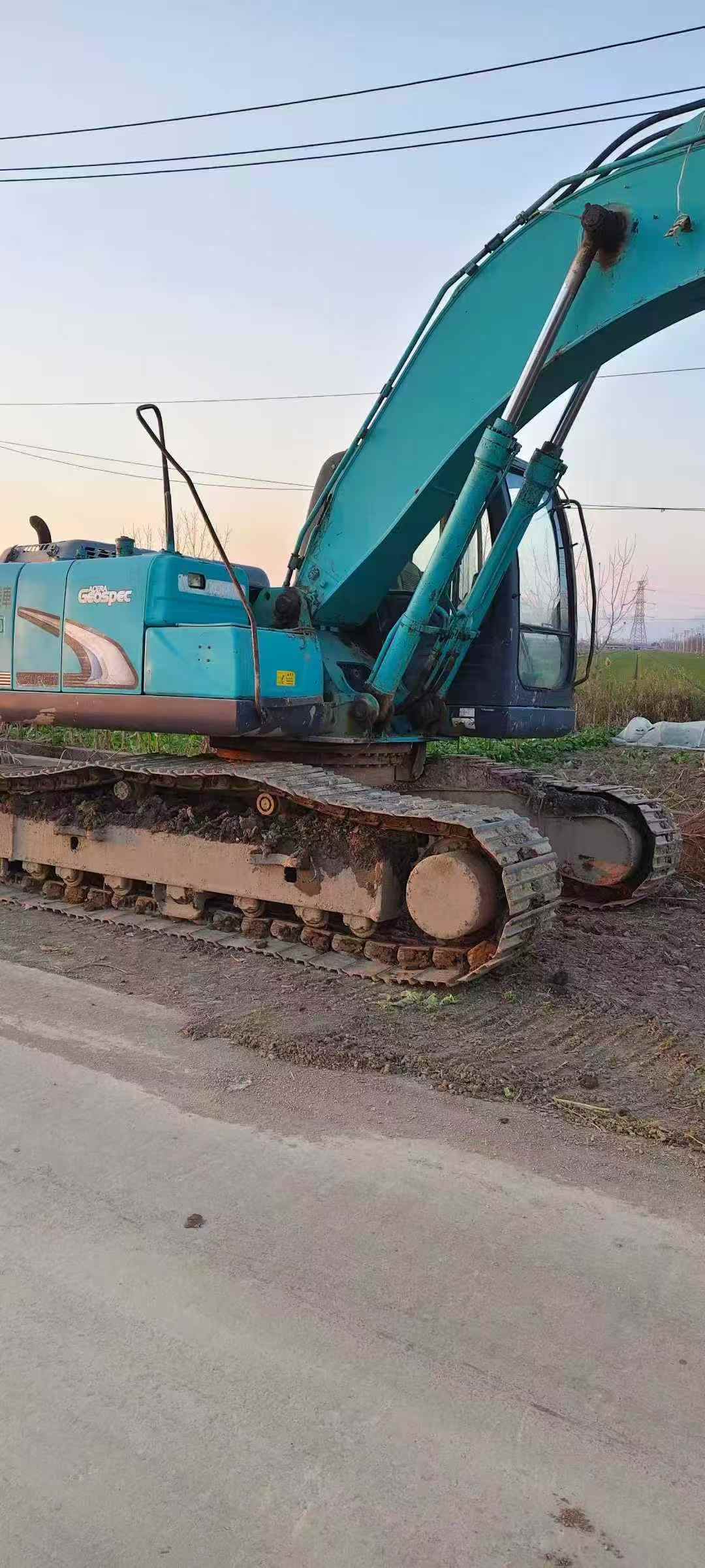 Used Kobelco SK200 Excavator 2016 Model / 4
