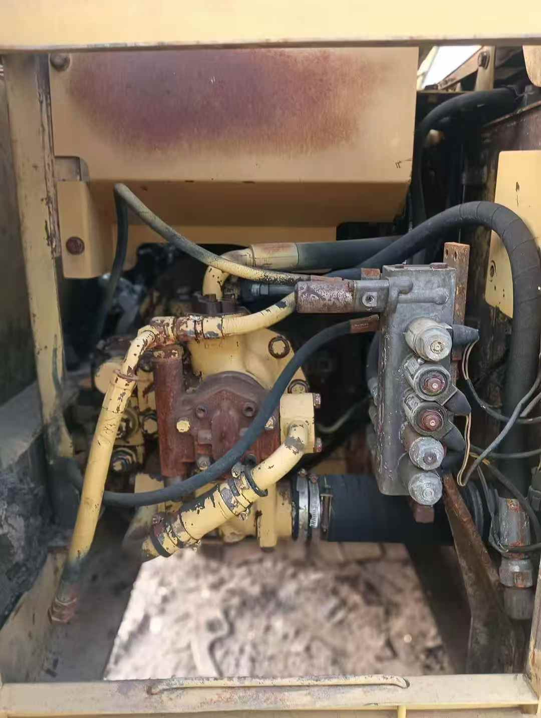 Used Komatsu PW100 Excavator 2016 Model / 4