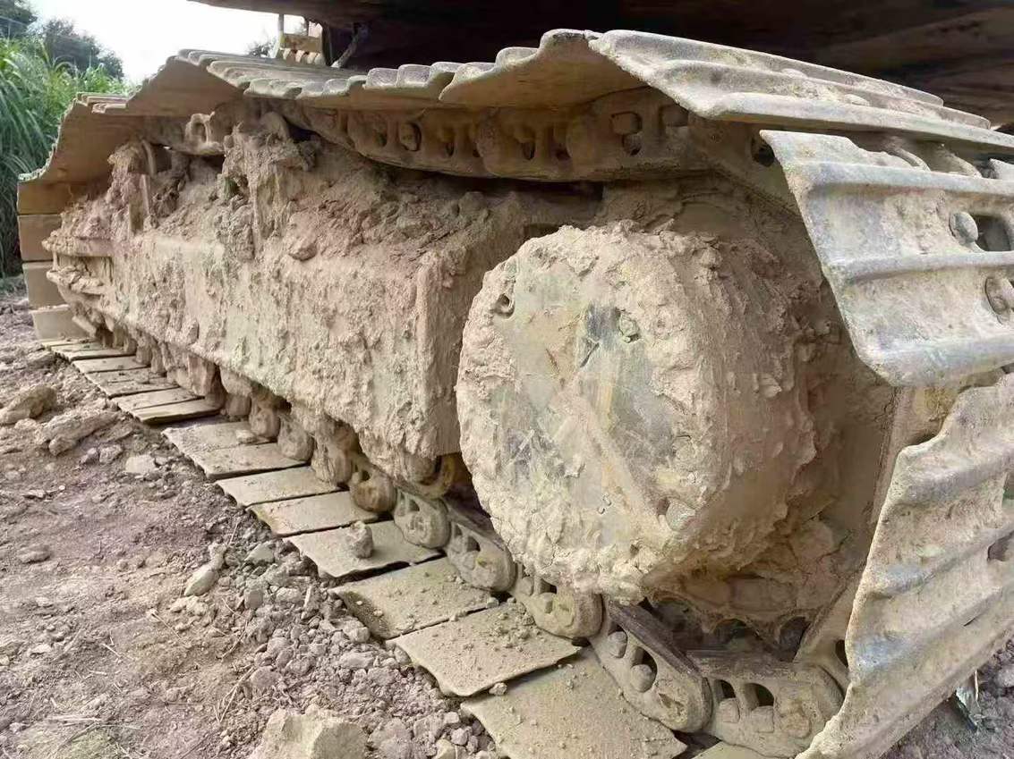 Used Komatsu PW200-7 Excavator 2016 Model / 4