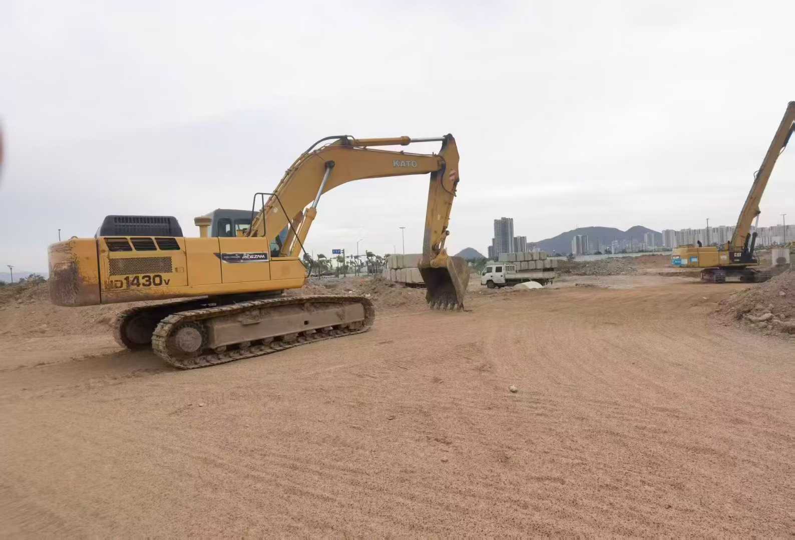 Used Kato HD1430 Excavator 2016 Model / 3