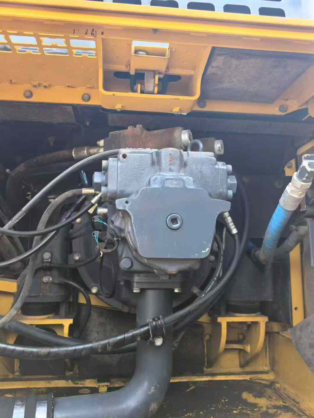 Used Komatsu PC350-8 Excavator 2016 Model / 3